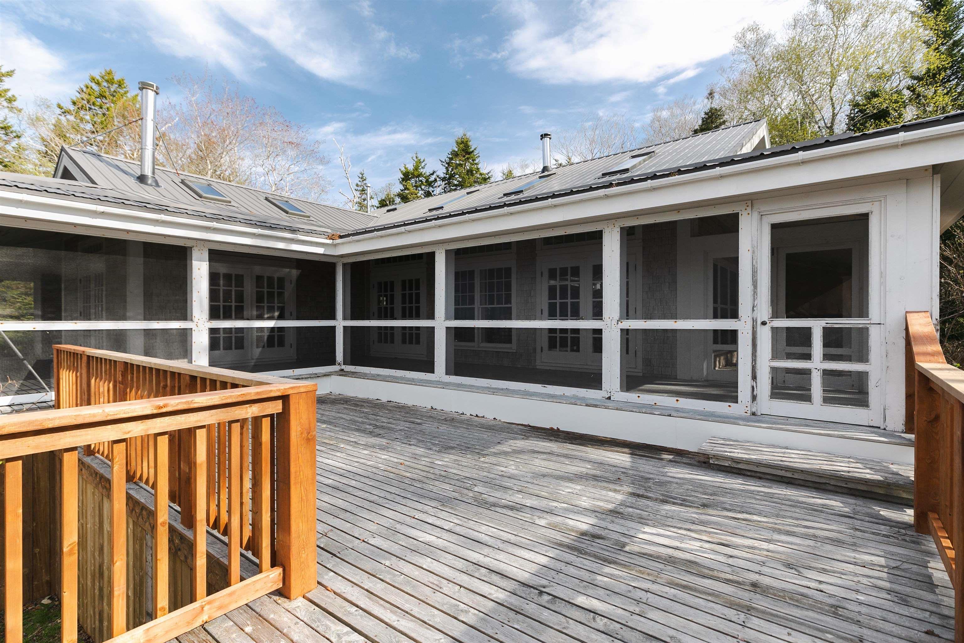$2,499,900.00: Maple Island, Plymouth