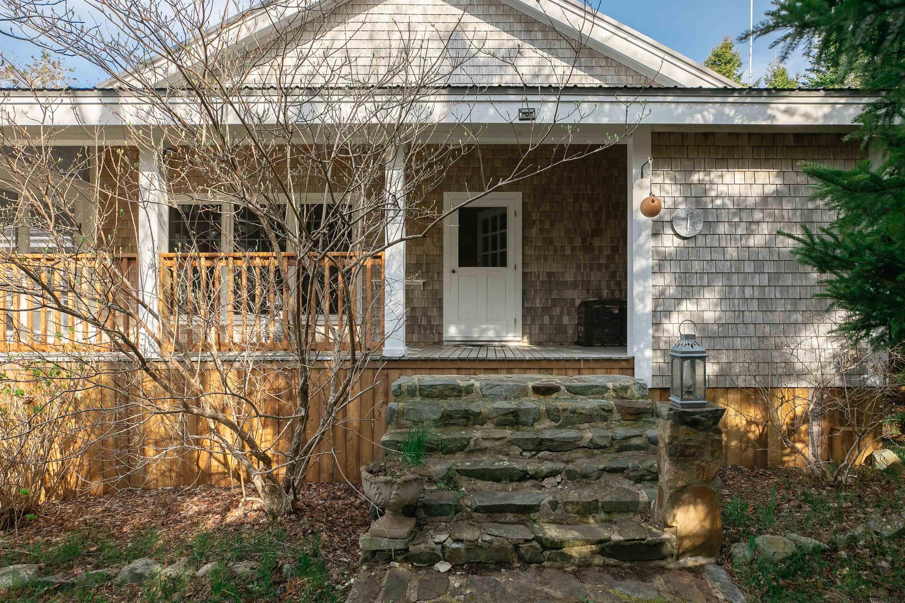 $2,499,900.00: Maple Island, Plymouth