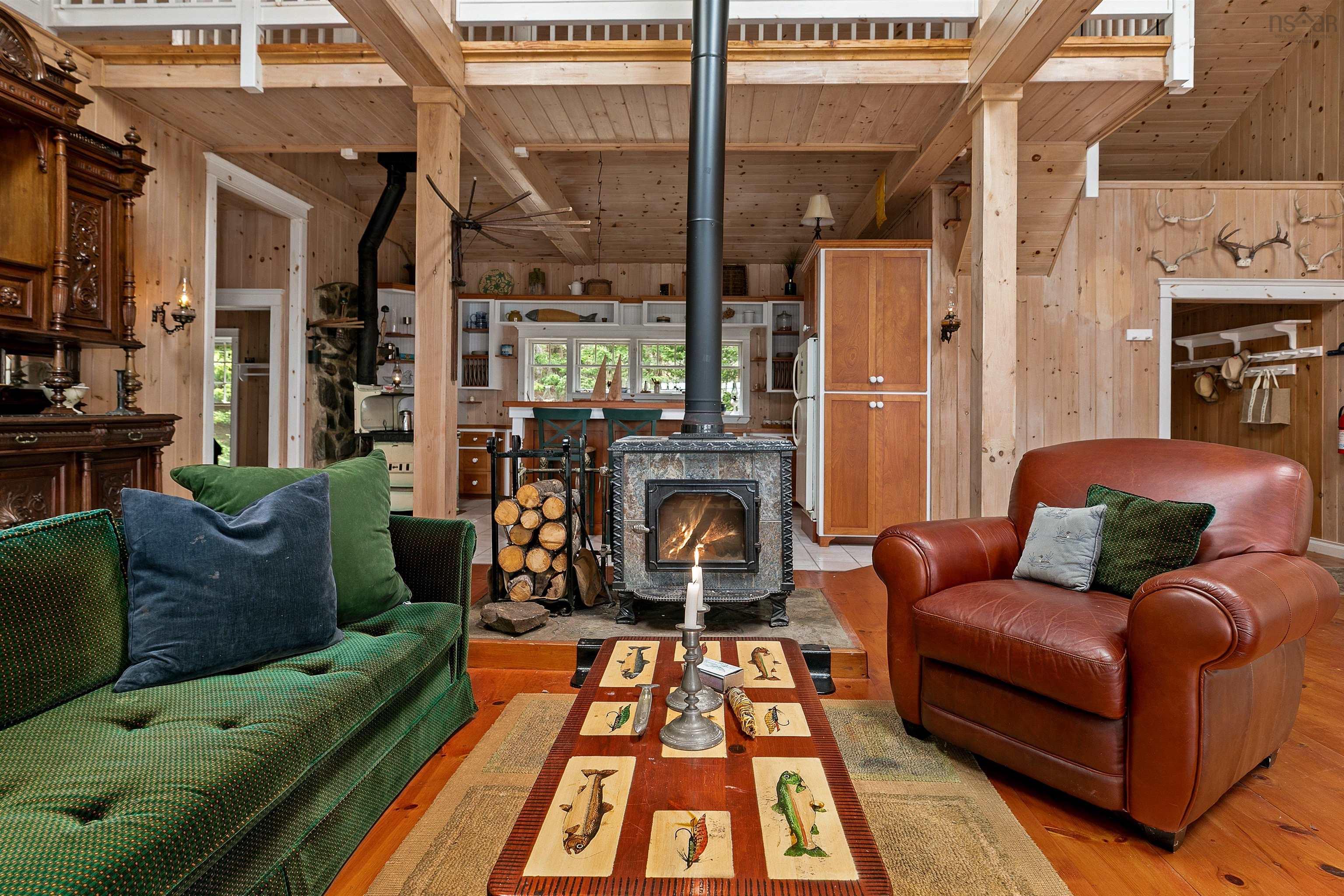 $2,499,900.00: Maple Island, Plymouth