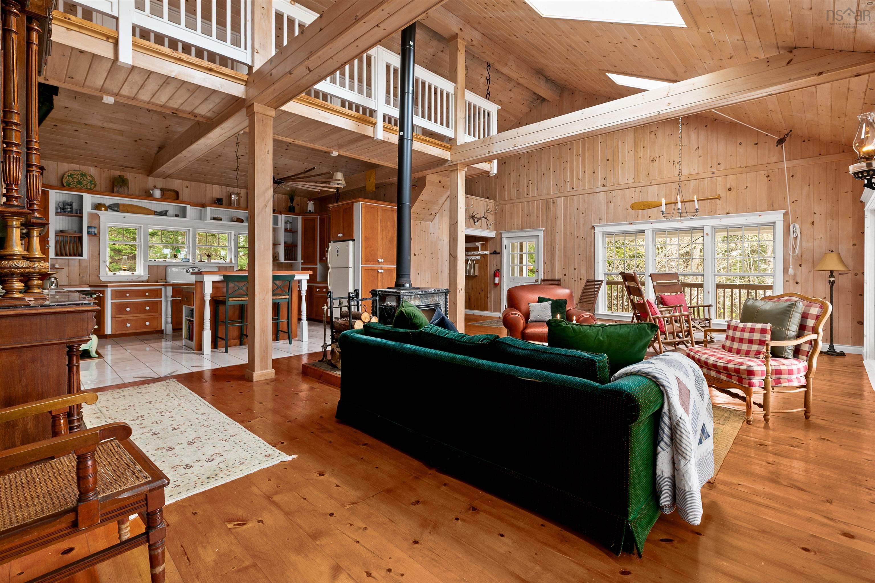 $2,499,900.00: Maple Island, Plymouth