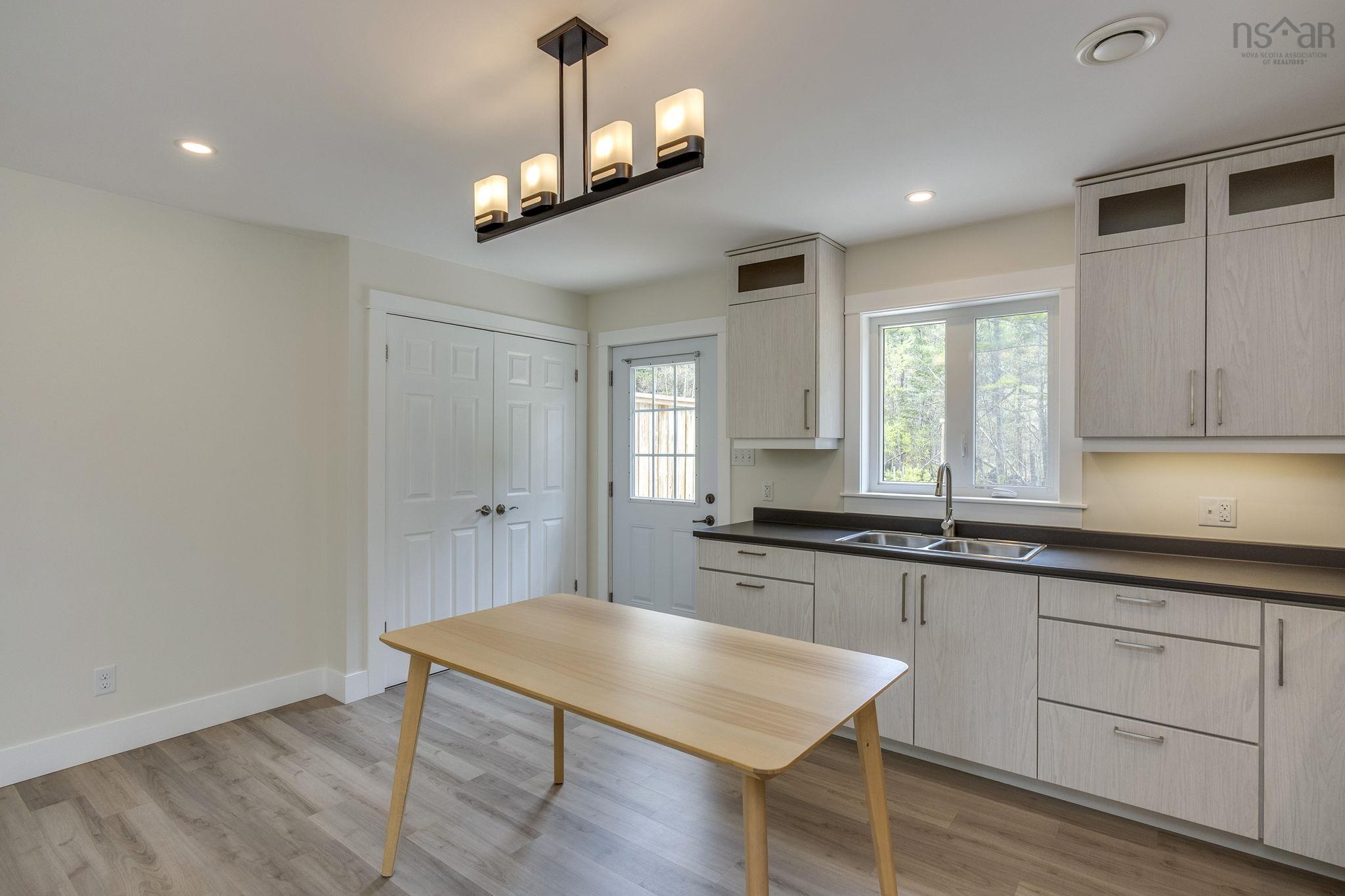 $307,700.00: 196 Brookside Drive, Wilmot