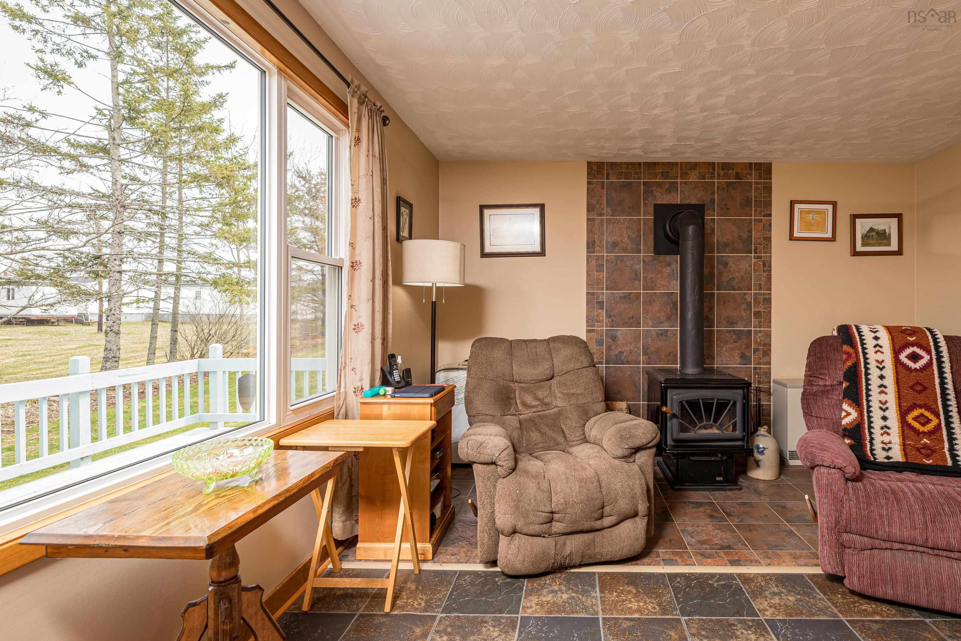 $384,900.00: 21141 Highway 2, Shubenacadie East