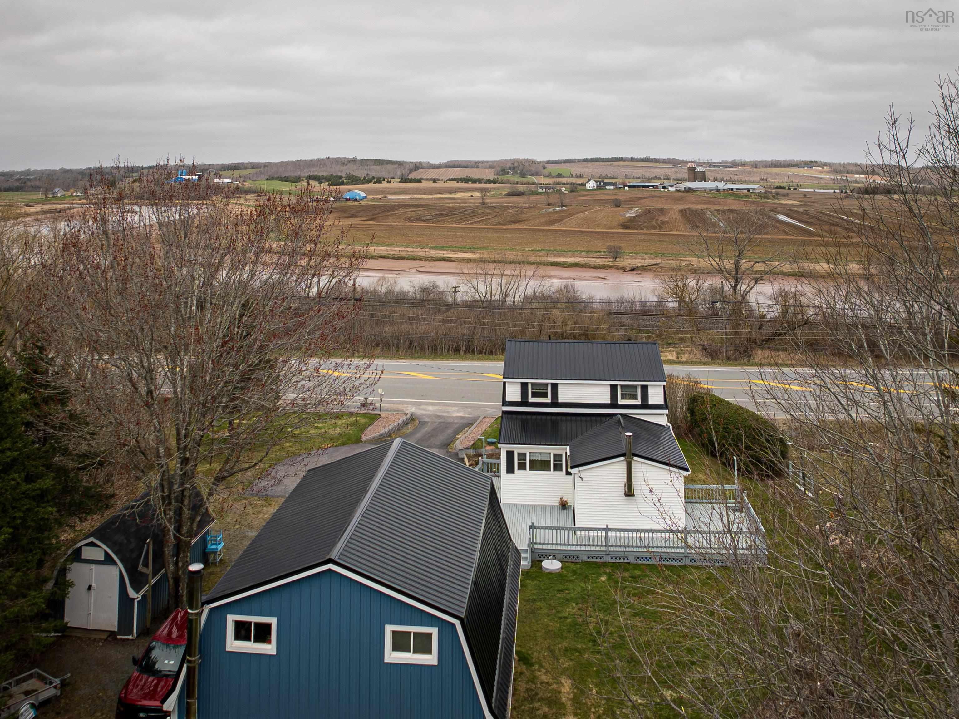 $384,900.00: 21141 Highway 2, Shubenacadie East