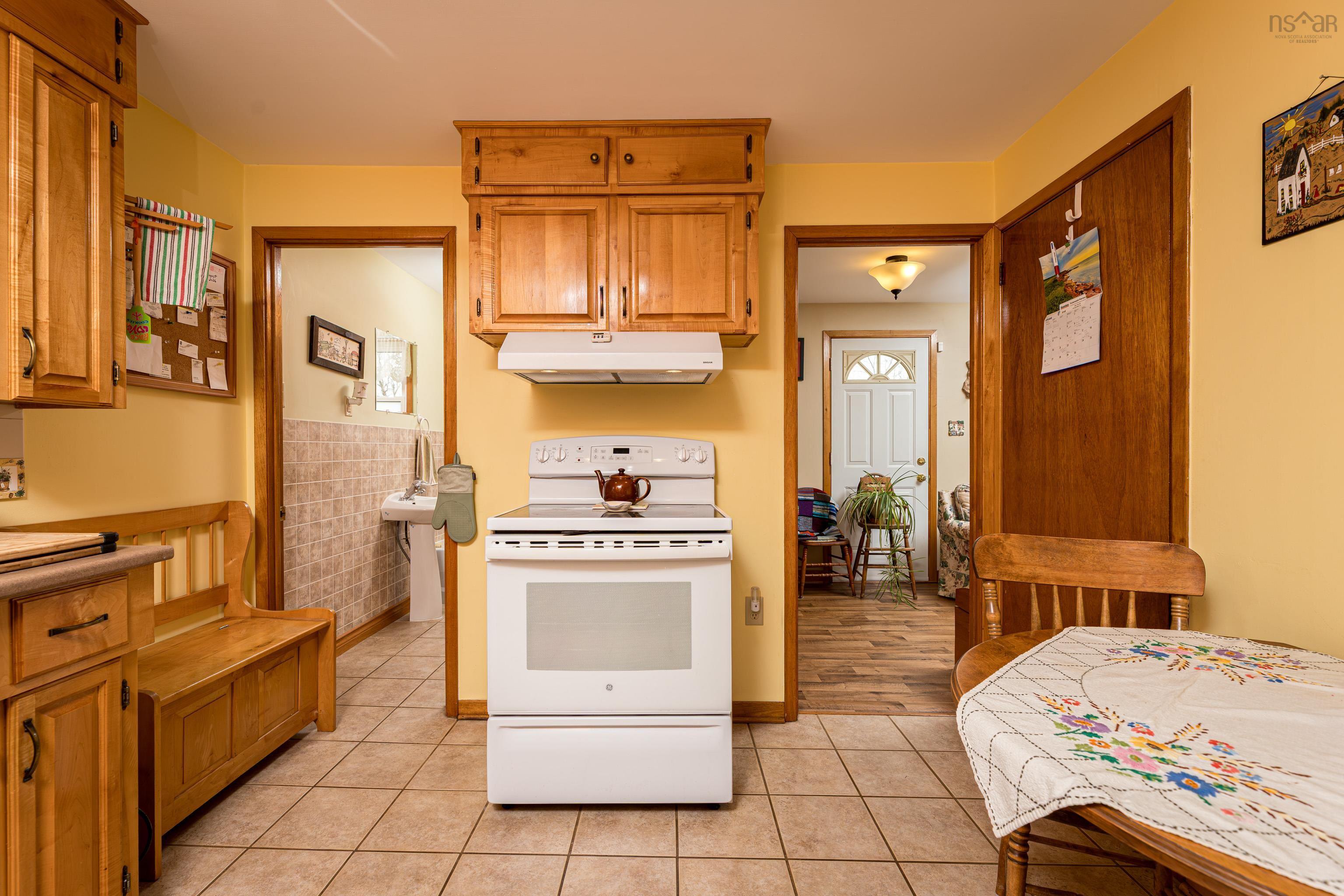 $384,900.00: 21141 Highway 2, Shubenacadie East