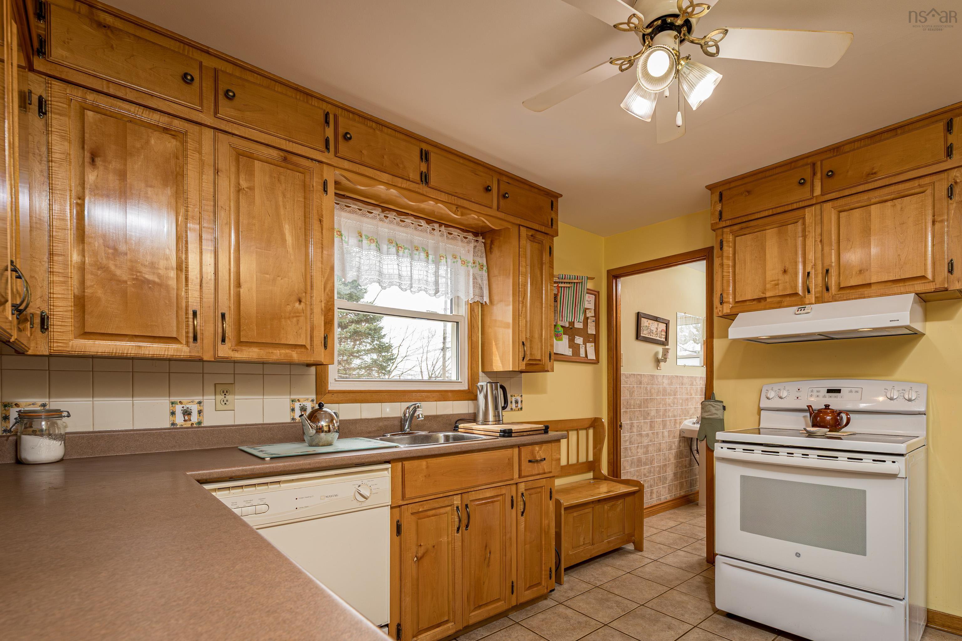 $384,900.00: 21141 Highway 2, Shubenacadie East