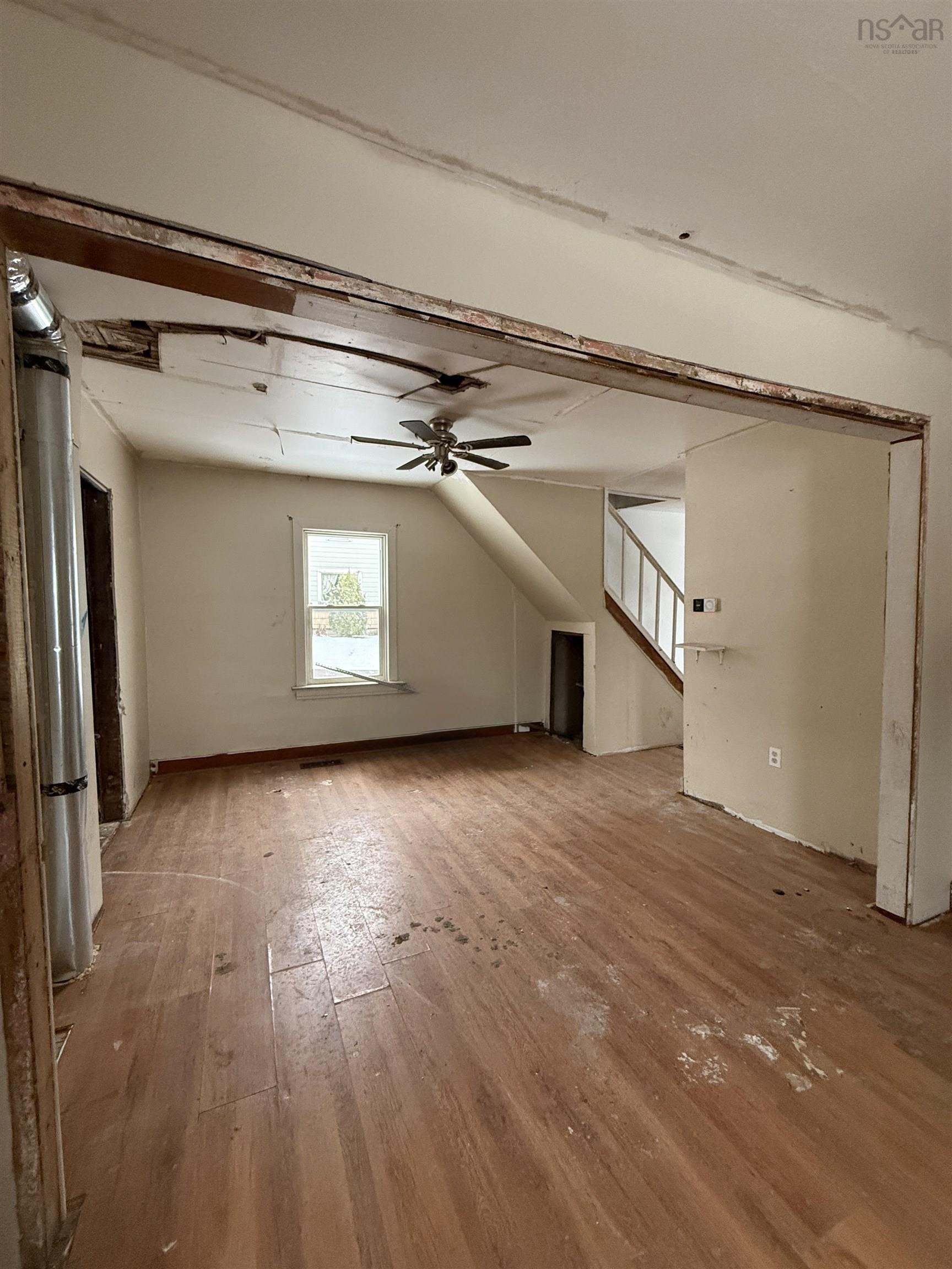 $52,000.00: 84 Herrett, Springhill