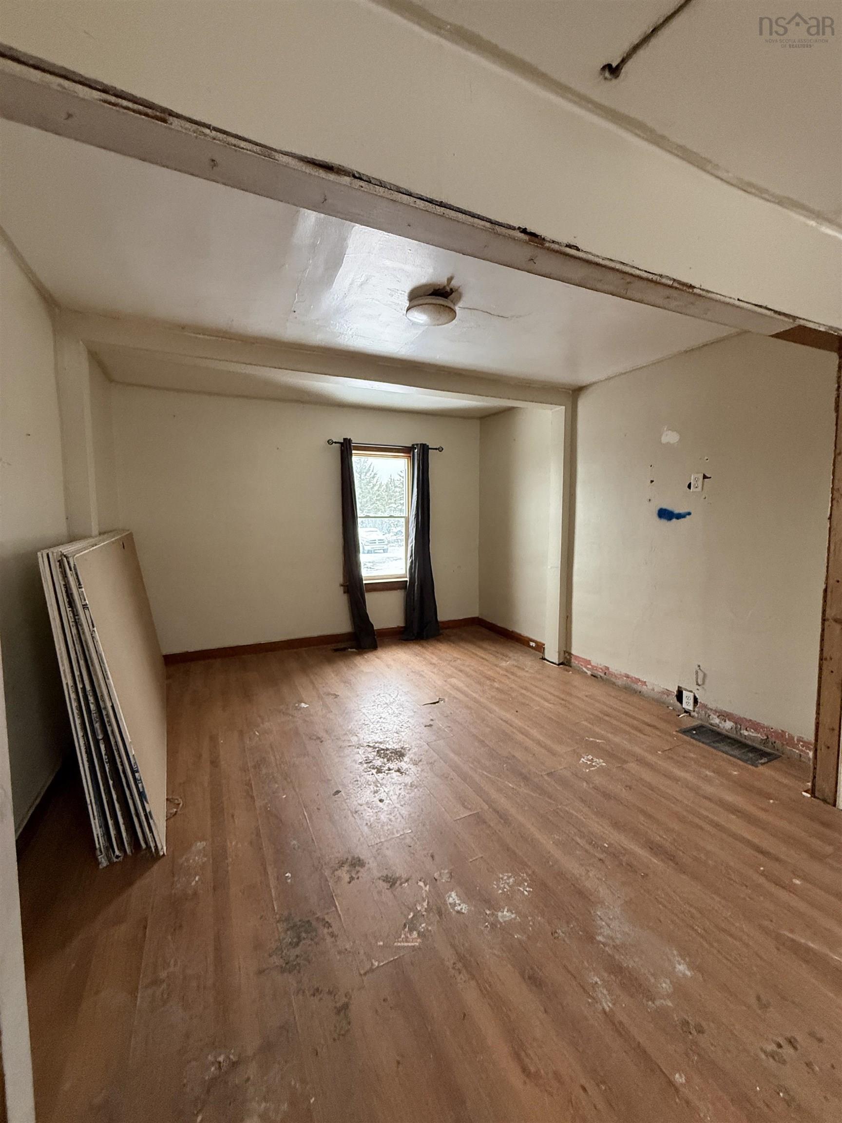 $52,000.00: 84 Herrett, Springhill