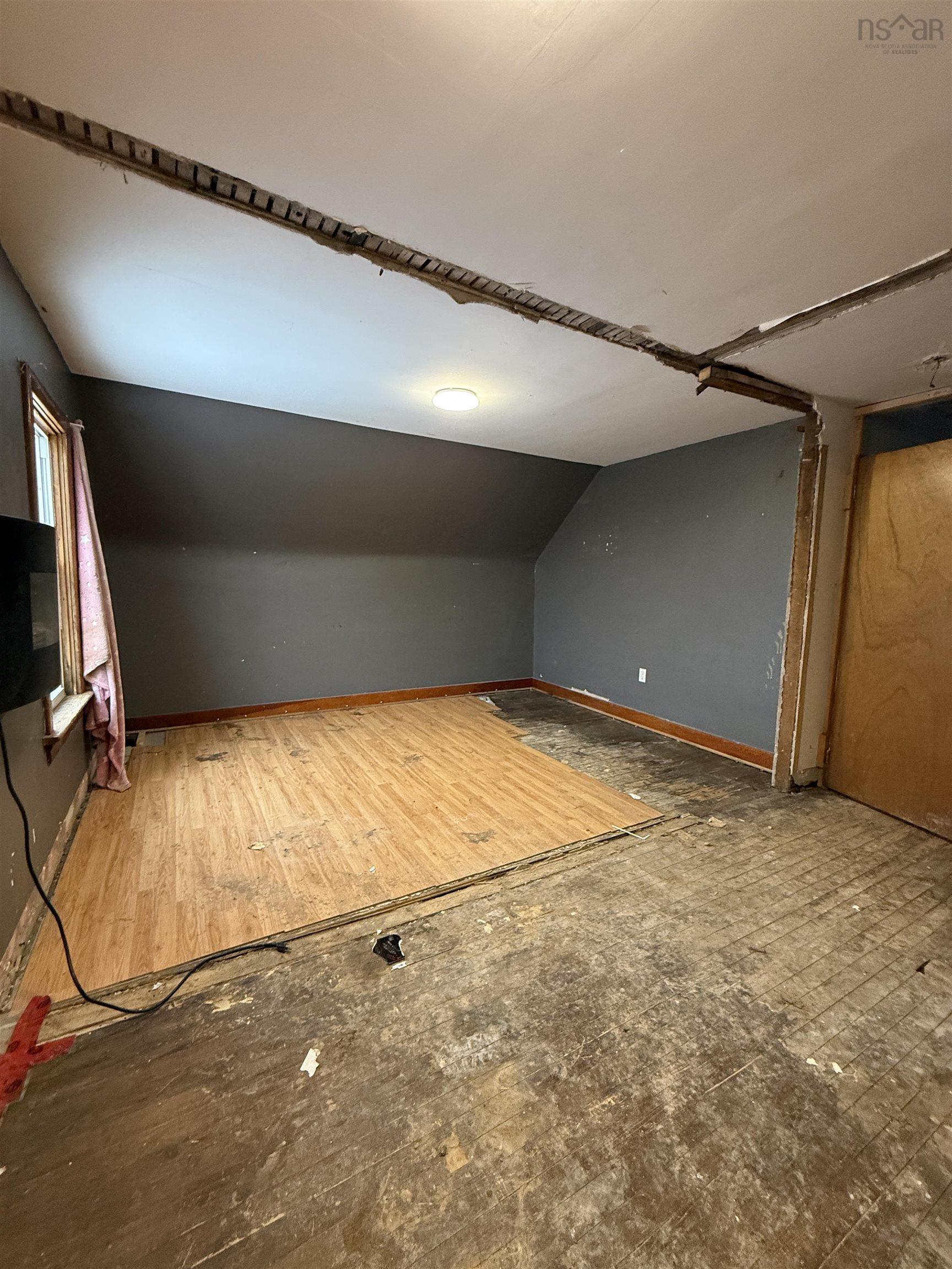 $52,000.00: 84 Herrett, Springhill