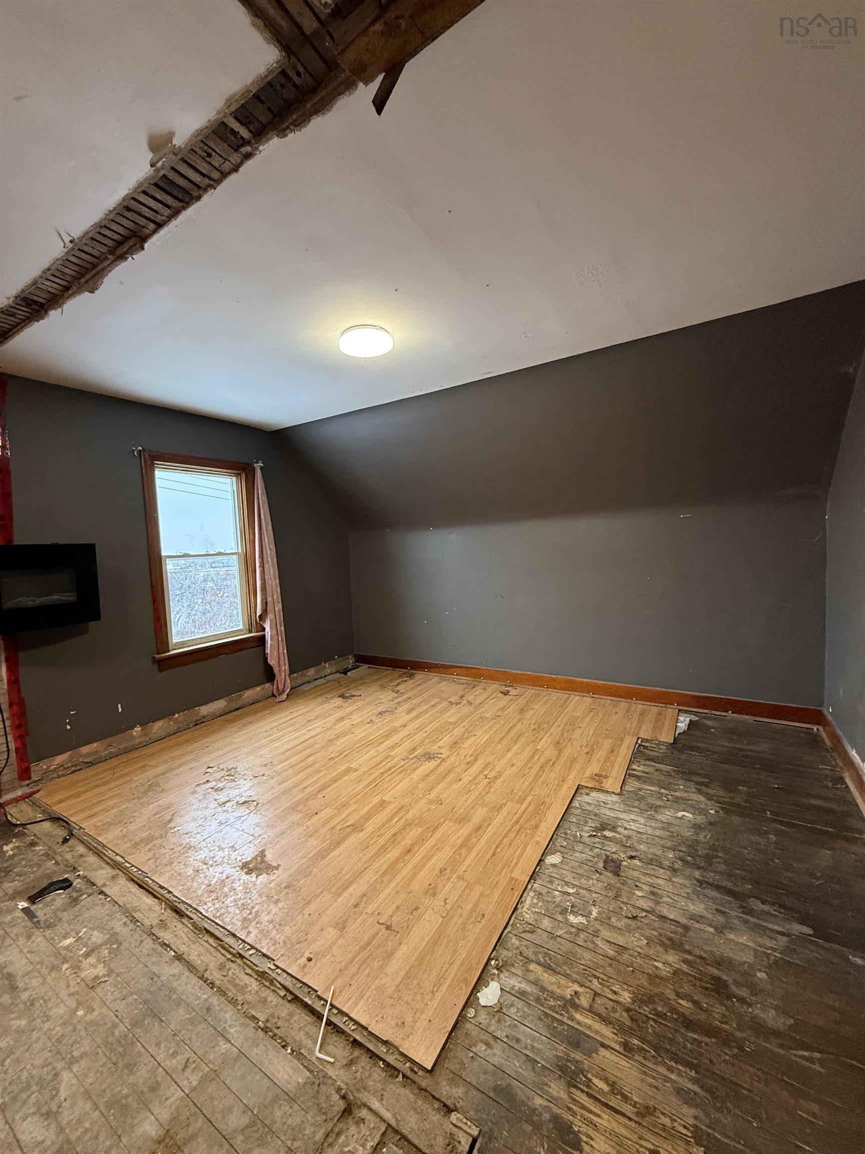 $52,000.00: 84 Herrett, Springhill