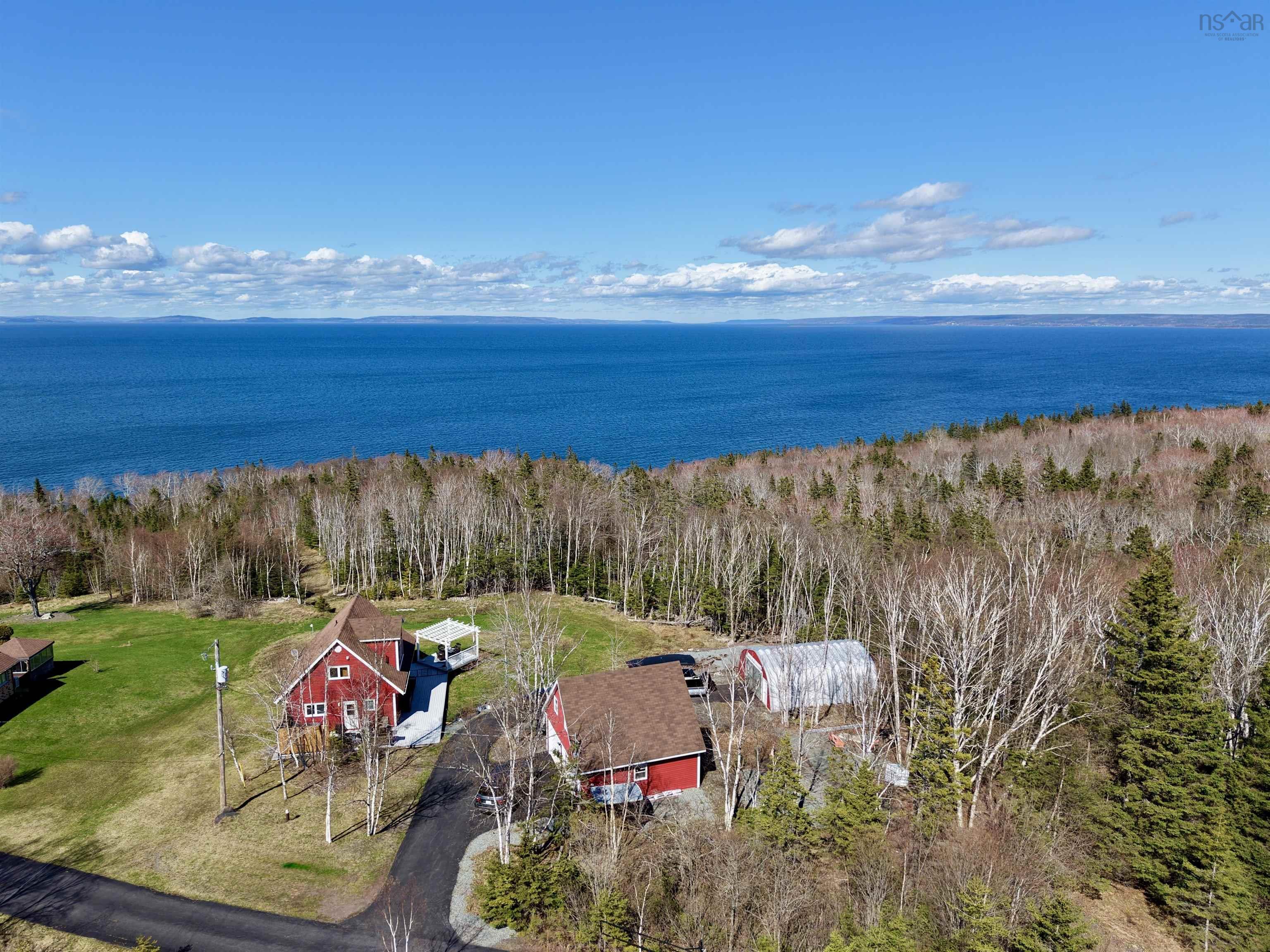 $489,000.00: 6039 West Bay Rd., Roberta