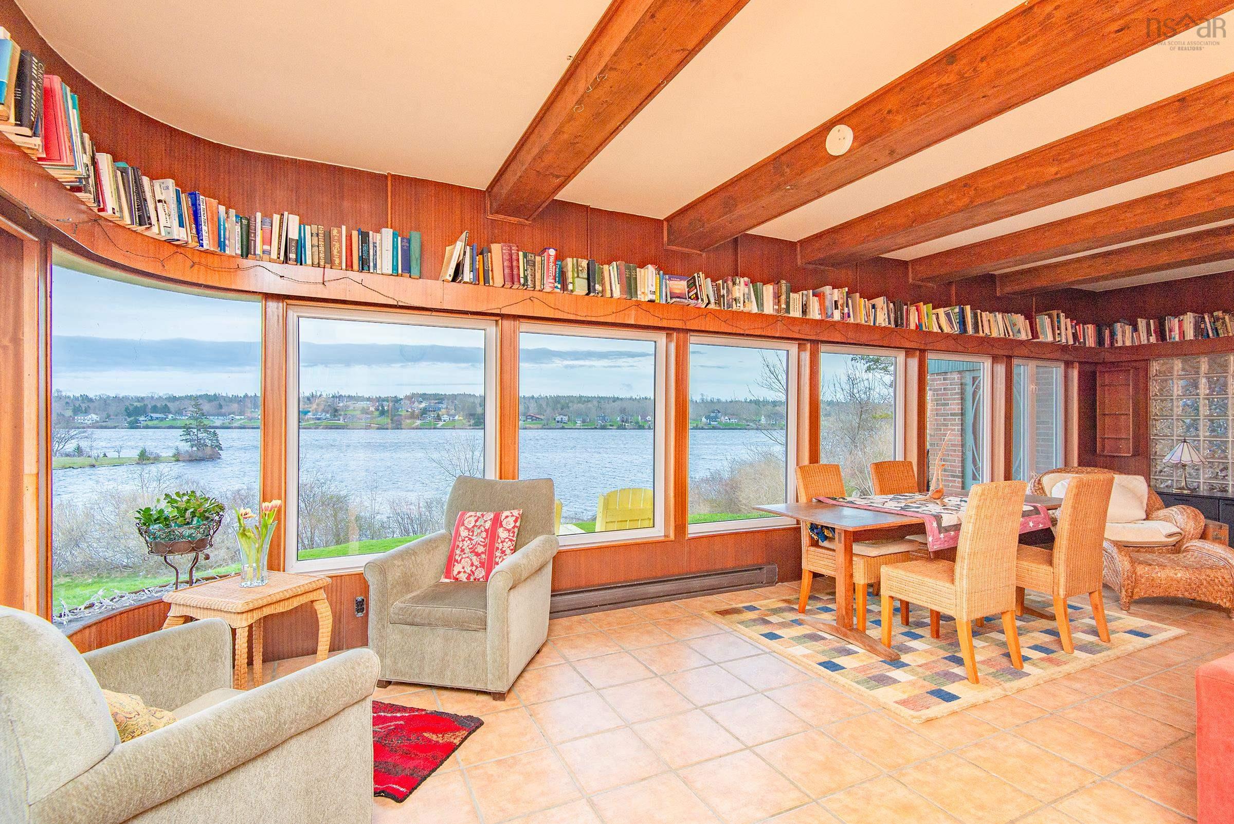 $485,000.00: 845 Lakeside Road, Milton Highlands