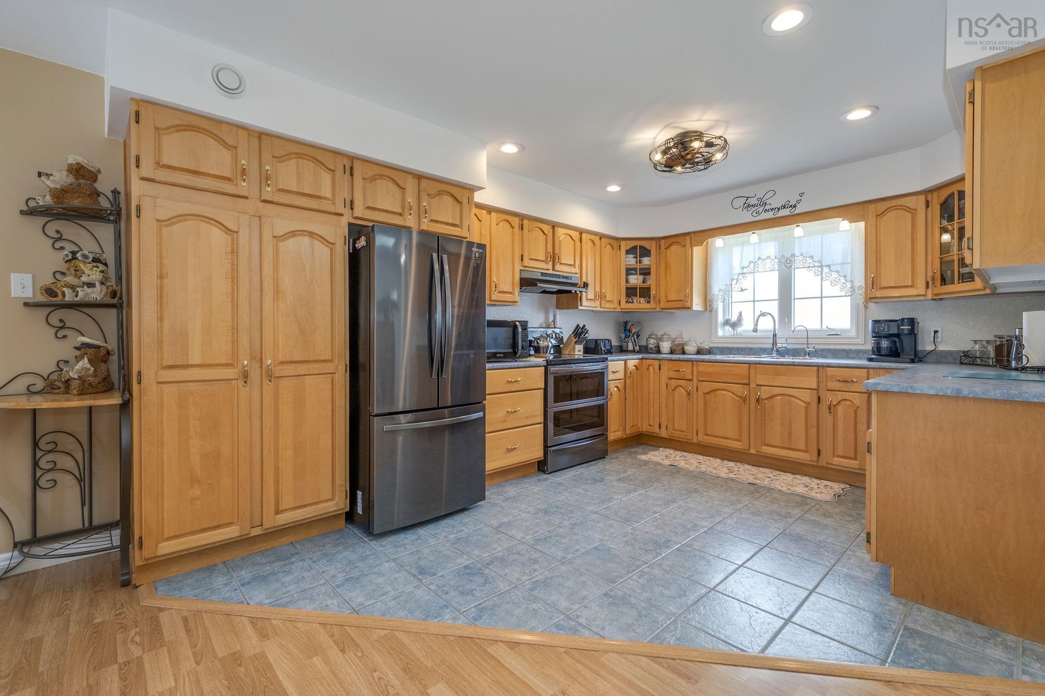 $549,900.00: 25 Dewtie Avenue, Greenwood
