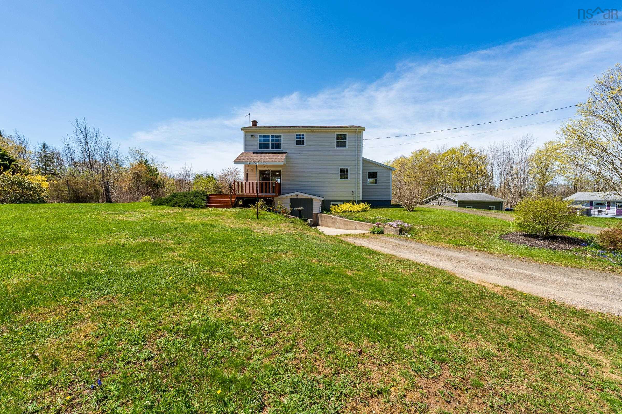 $315,000.00: 2096 North Range Crossroad, South Range