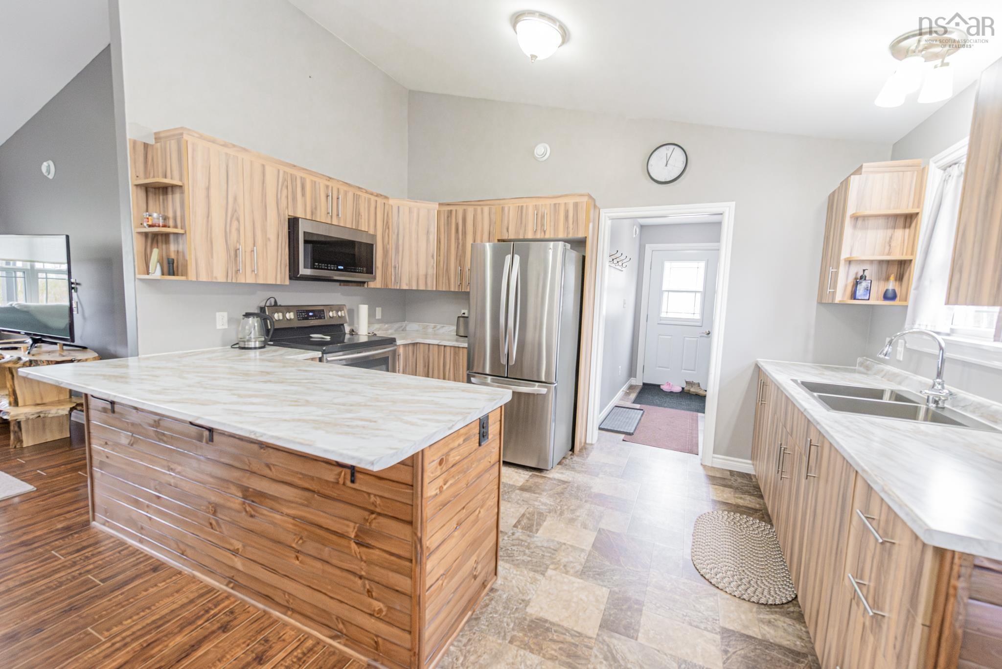 $449,900.00: 122 Anderson Mountain Road, Anderson Mountain