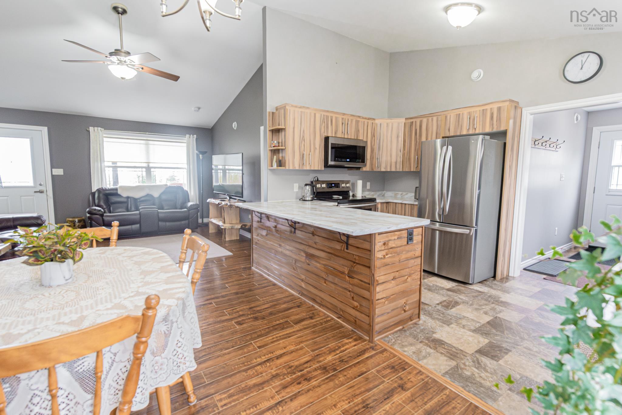 $449,900.00: 122 Anderson Mountain Road, Anderson Mountain