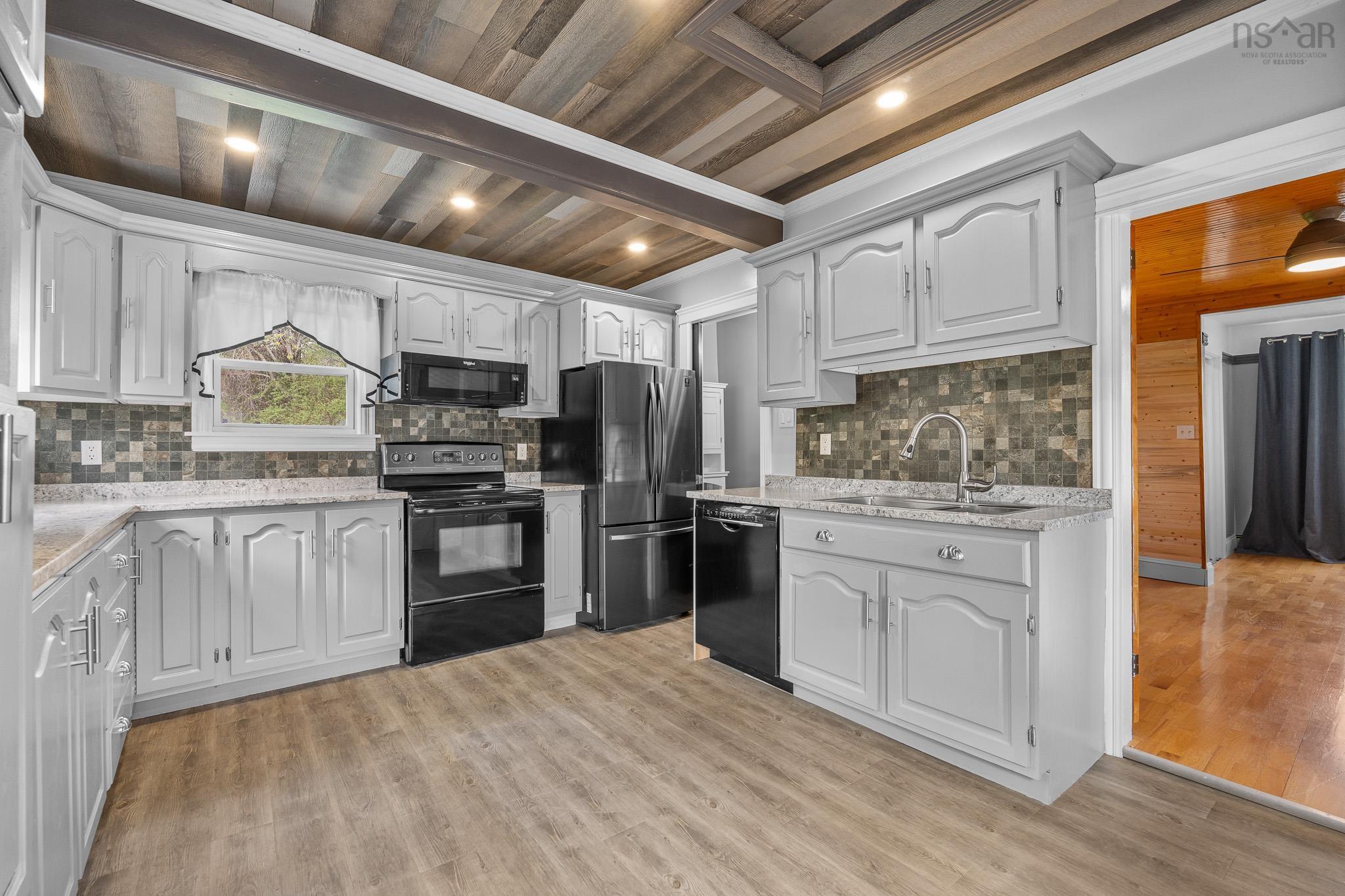 $389,900.00: 1802 King Street, Windsor