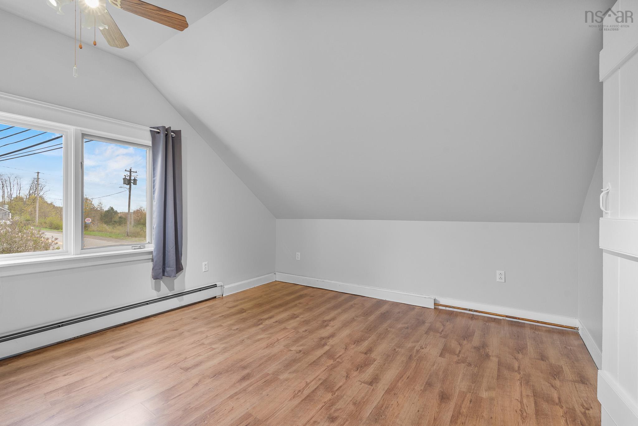 $389,900.00: 1802 King Street, Windsor