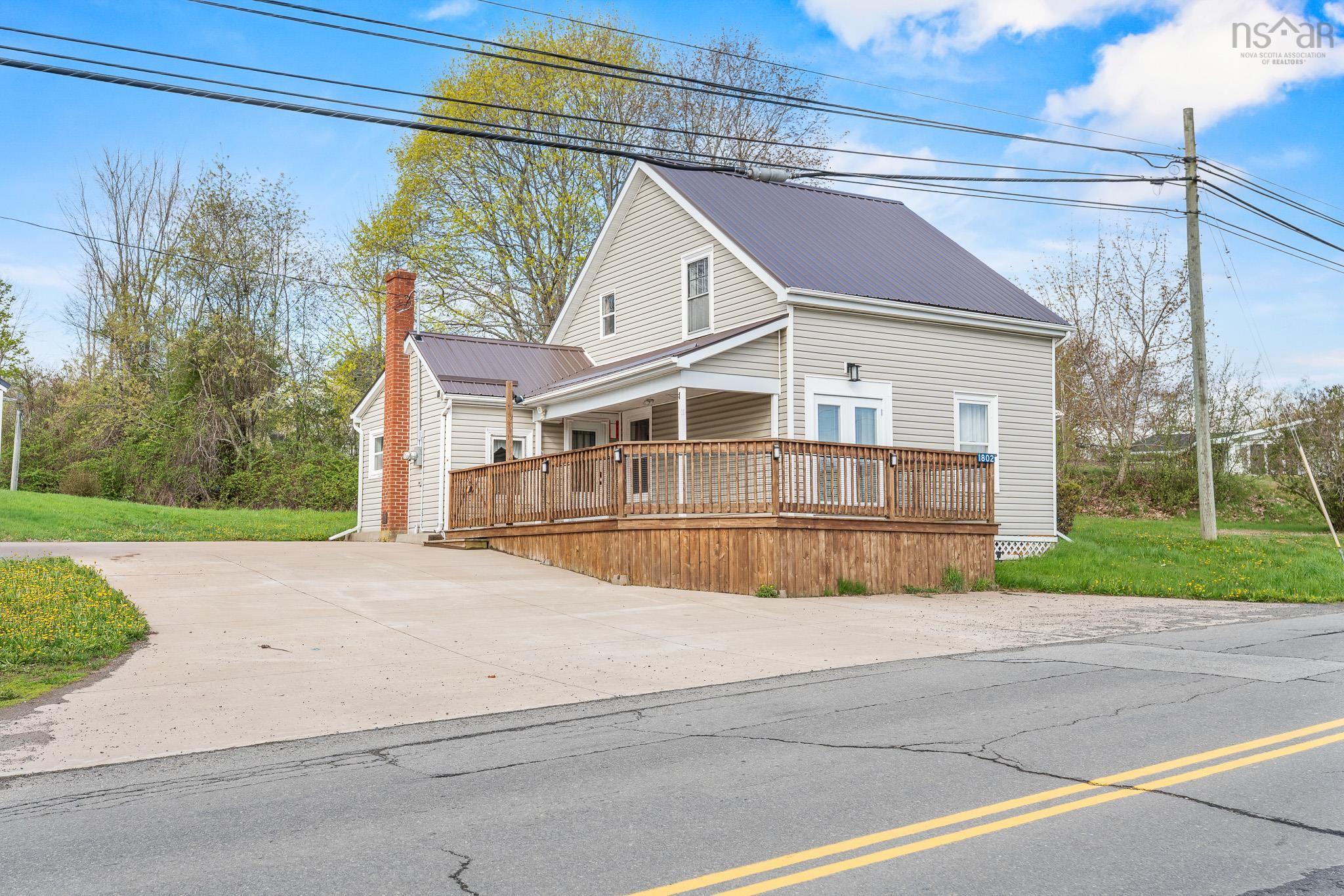 $389,900.00: 1802 King Street, Windsor