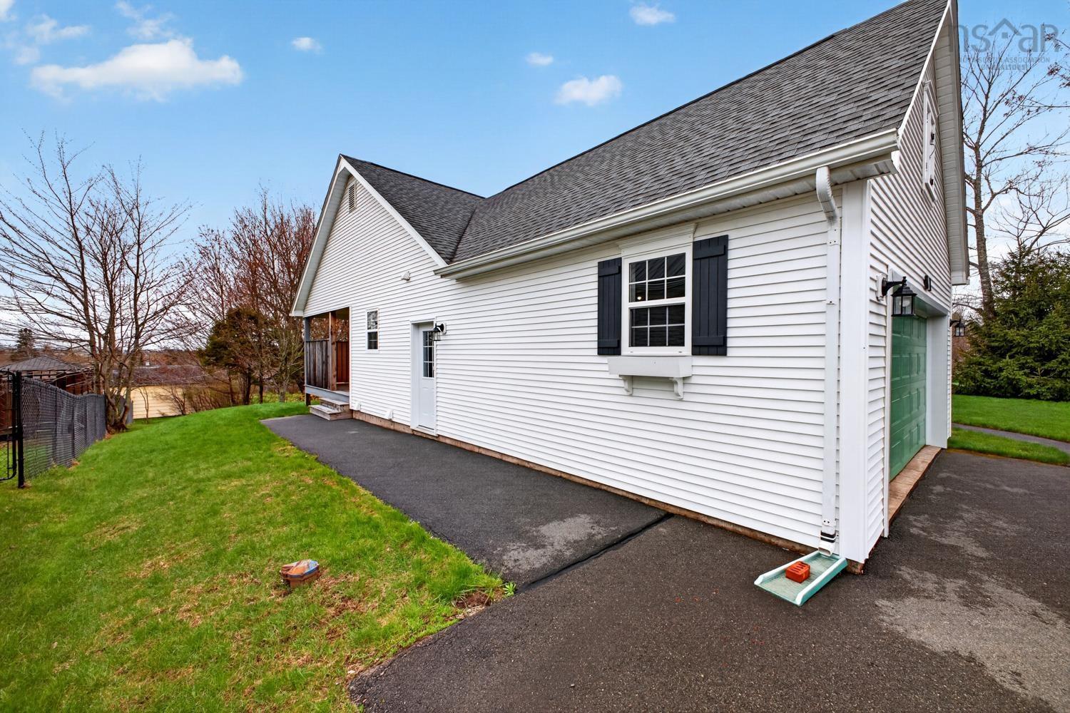 $585,000.00: 18 OSPREY Court, Bible Hill