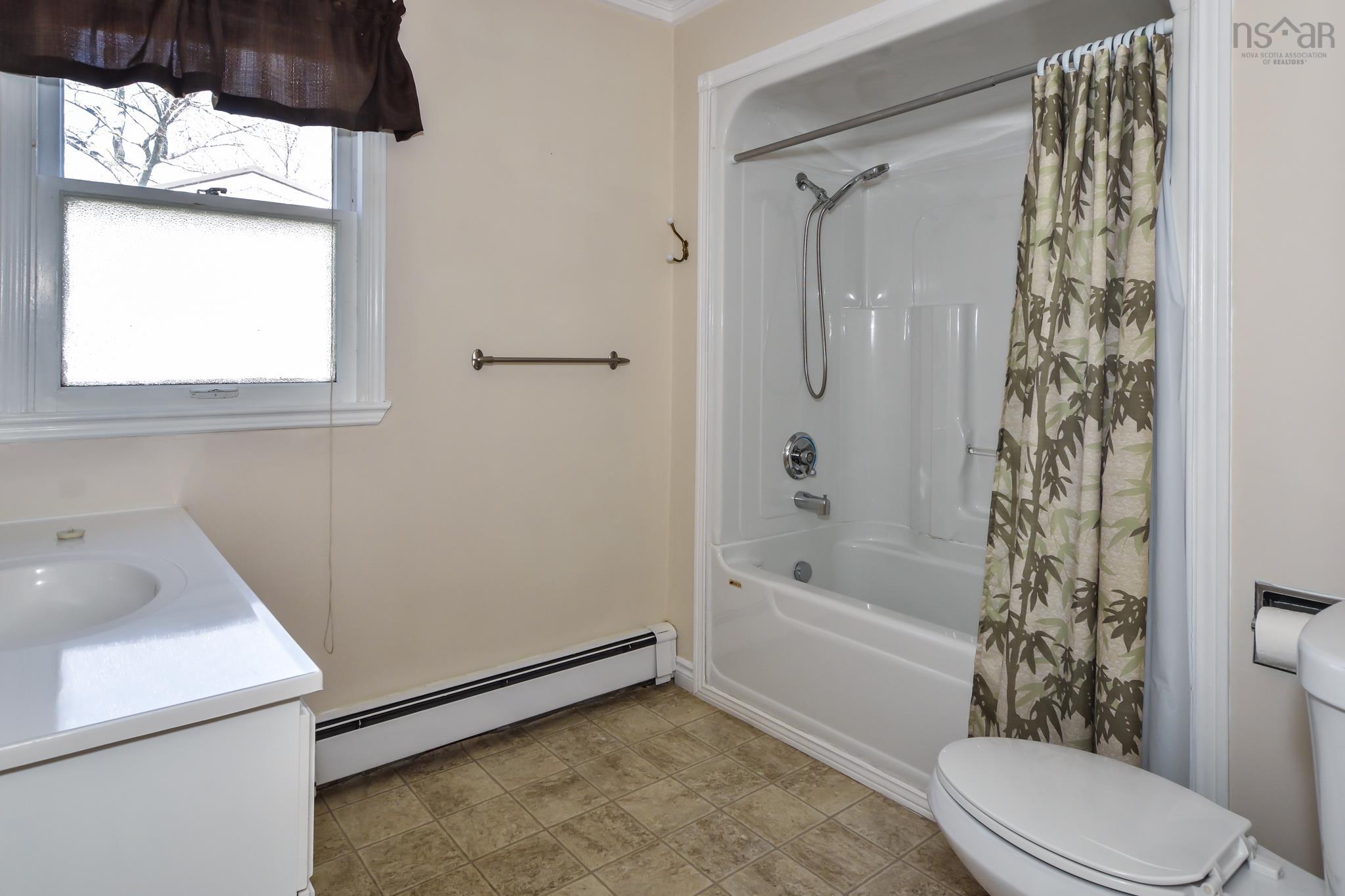 $289,900.00: 184 Queen Street, Bridgewater