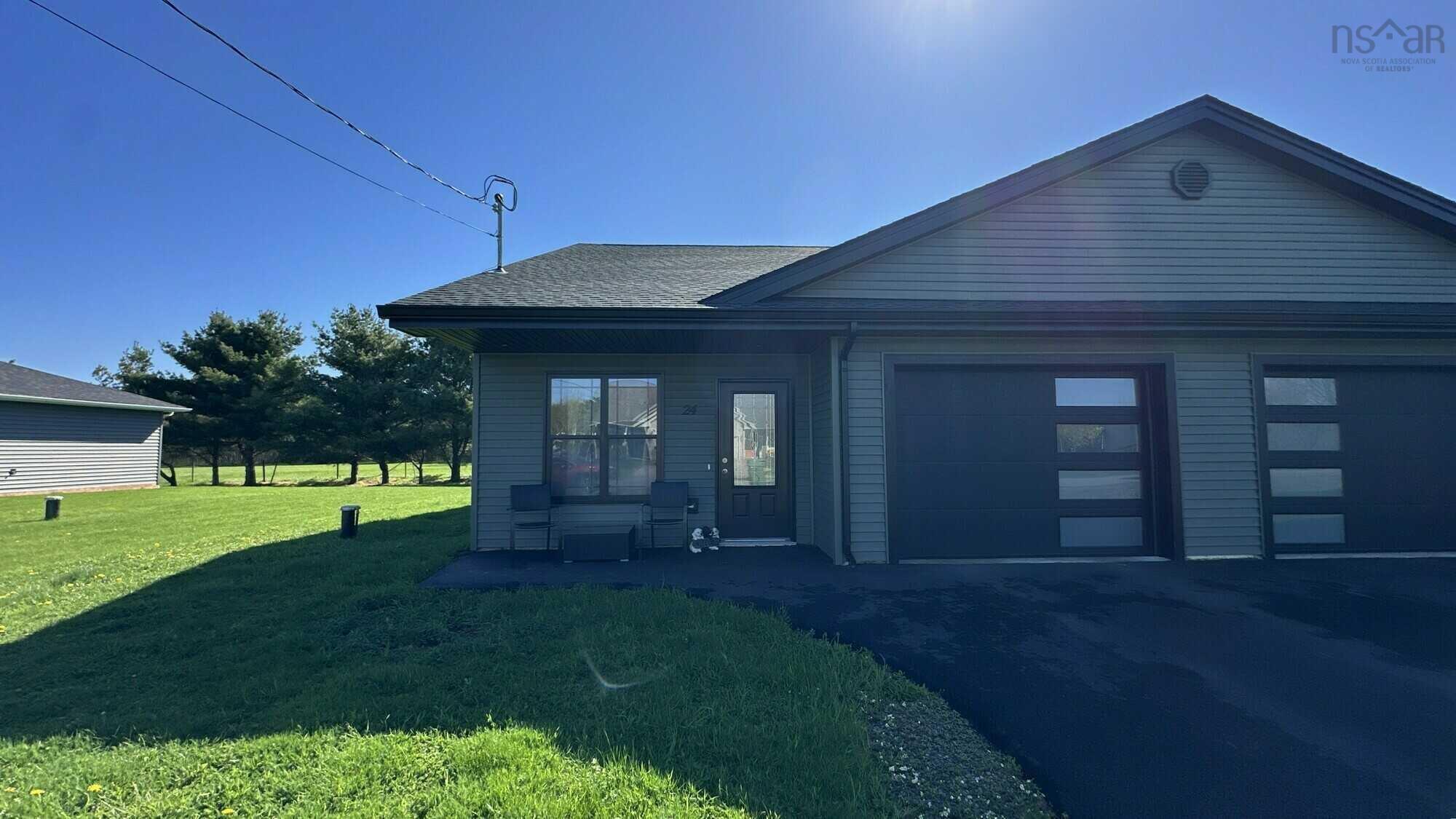 $389,900.00: 24 Eagleview Drive, Murray Siding