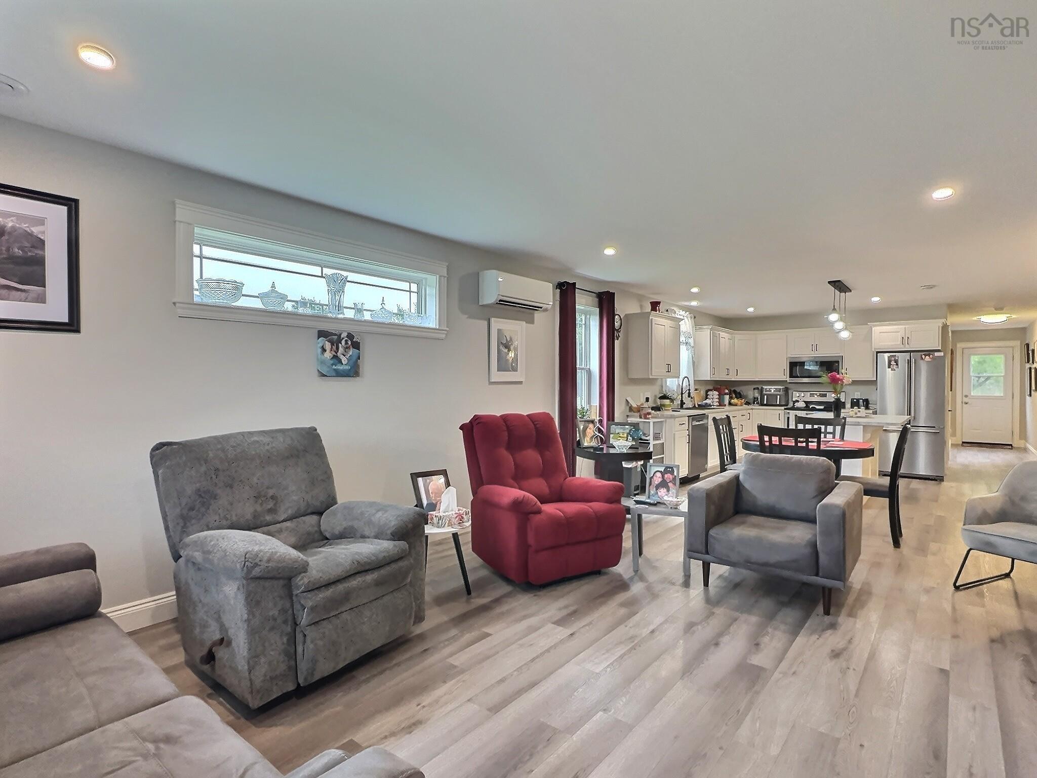 $389,900.00: 24 Eagleview Drive, Murray Siding