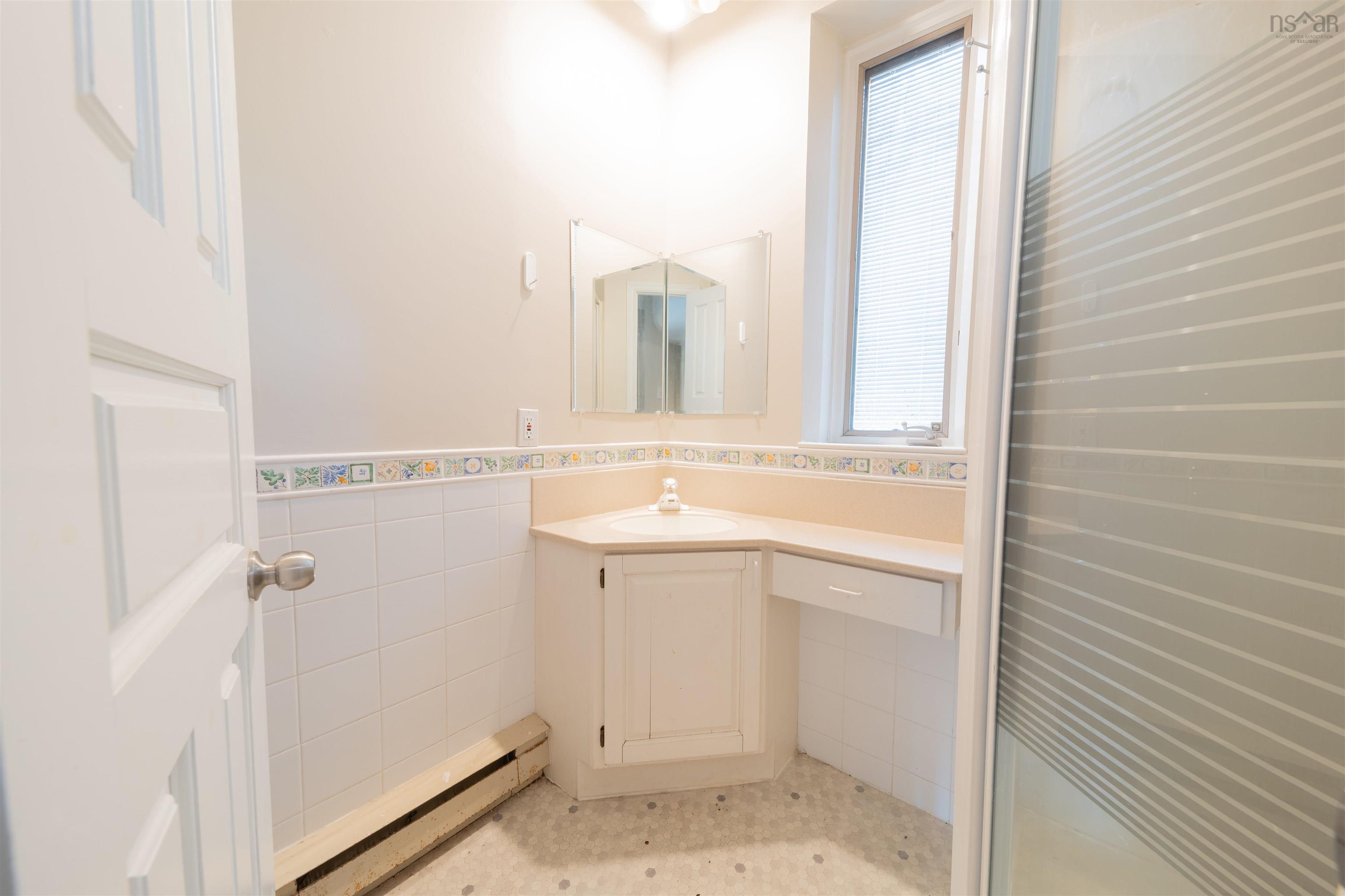 $1,199,000.00: 5633 Morris Street, Halifax