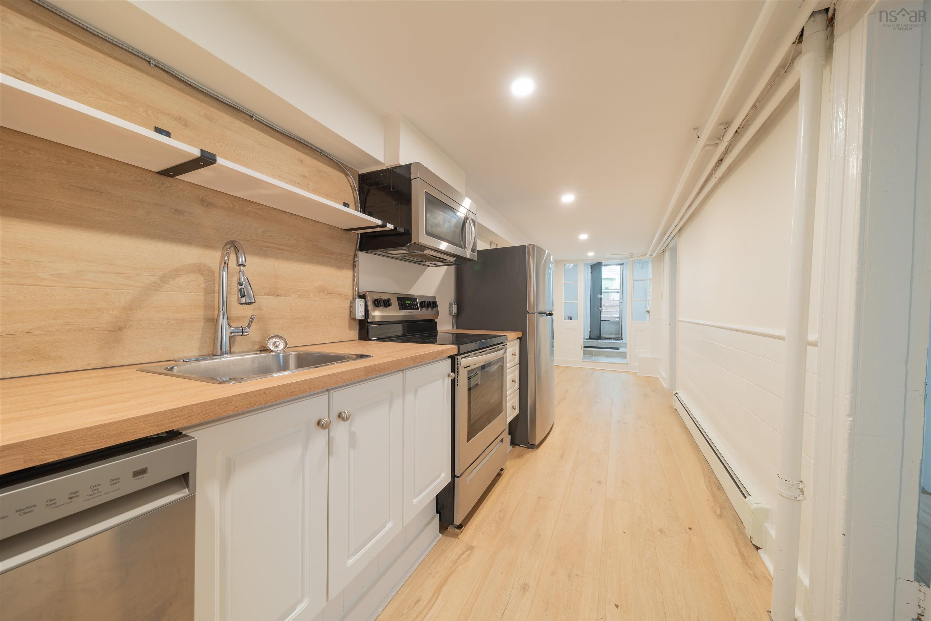 $1,199,000.00: 5633 Morris Street, Halifax
