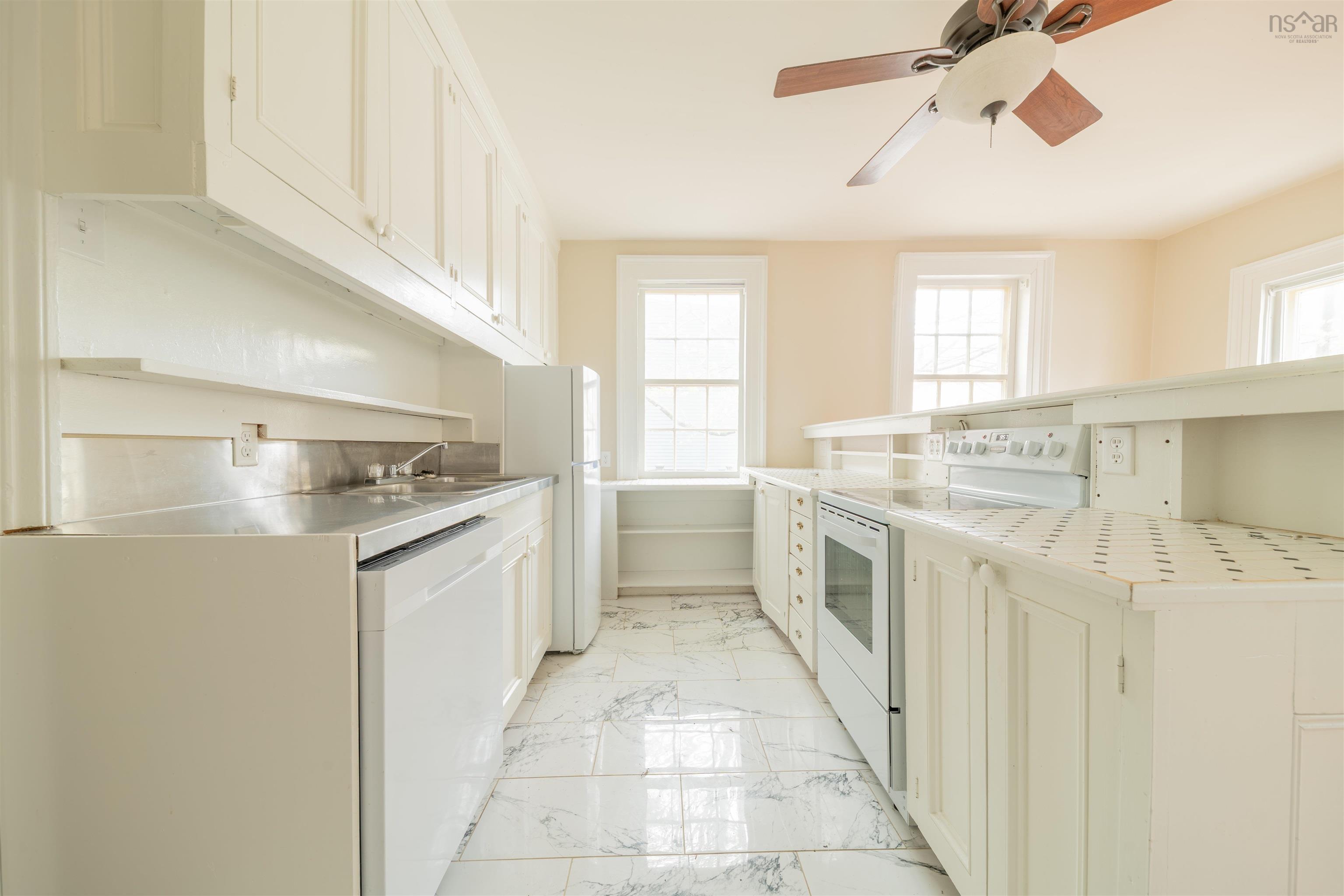 $1,199,000.00: 5633 Morris Street, Halifax