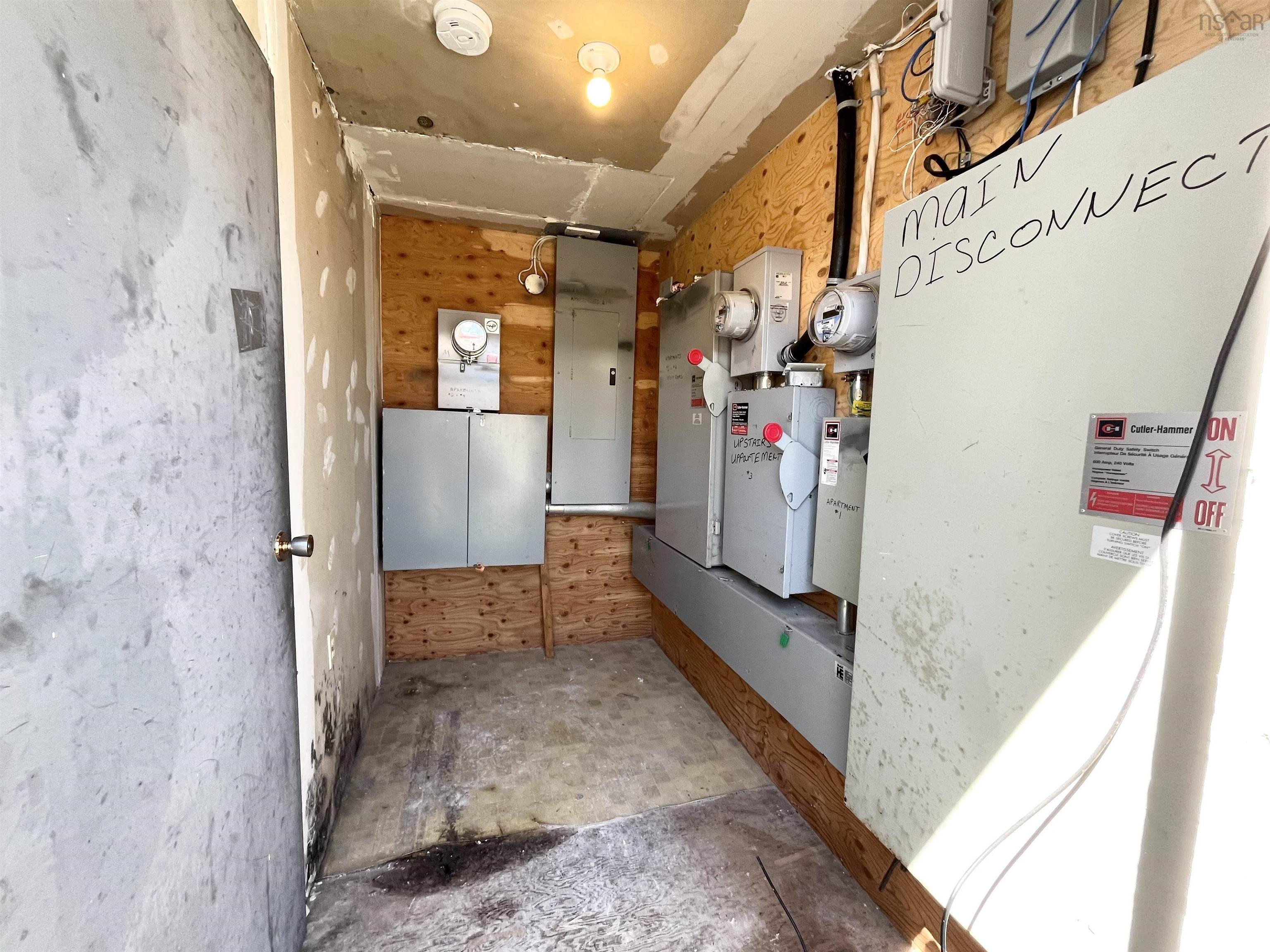 $290,000.00: 2739 Main Street, Clark