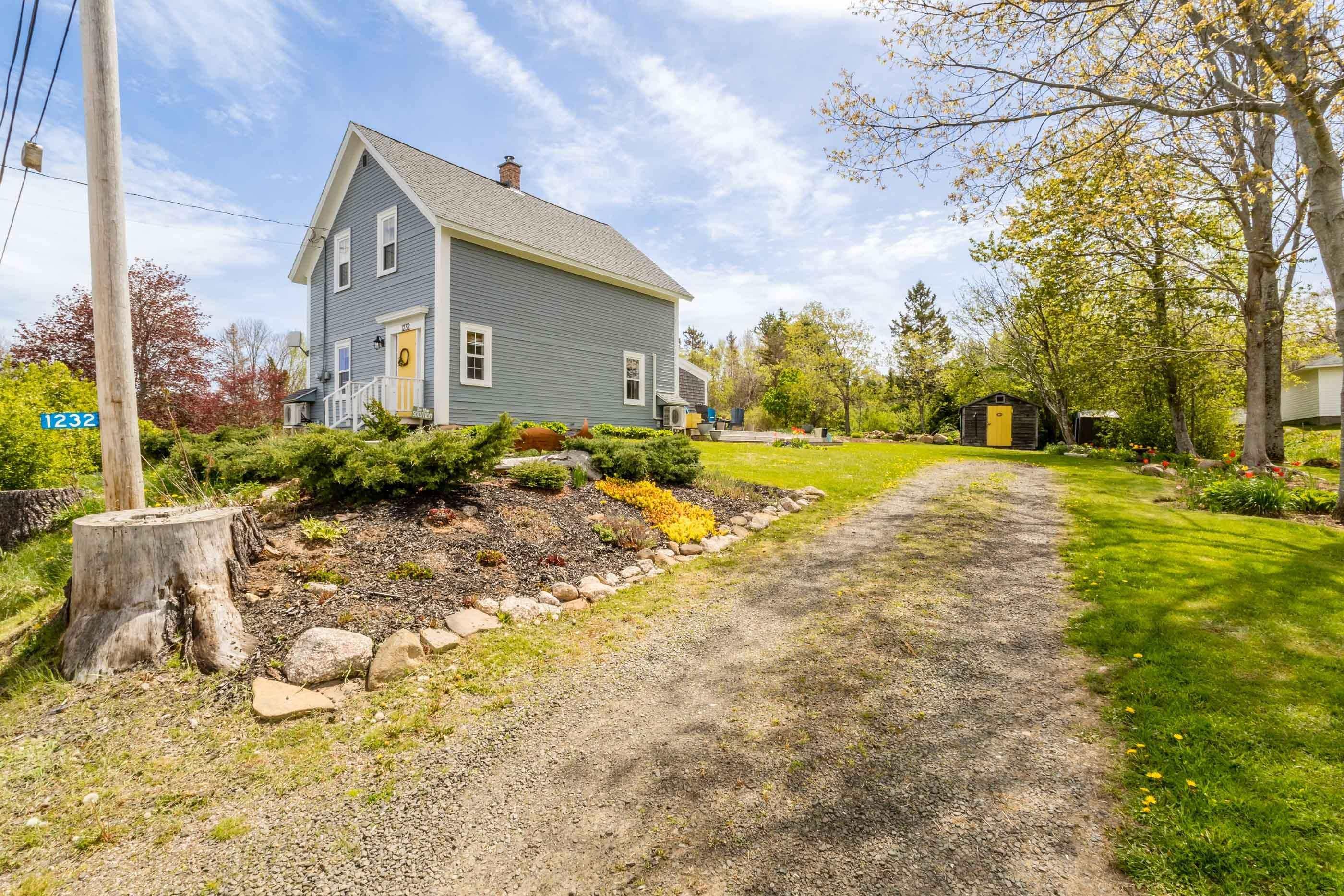 $389,500.00: 1232 Highway 201, Round Hill