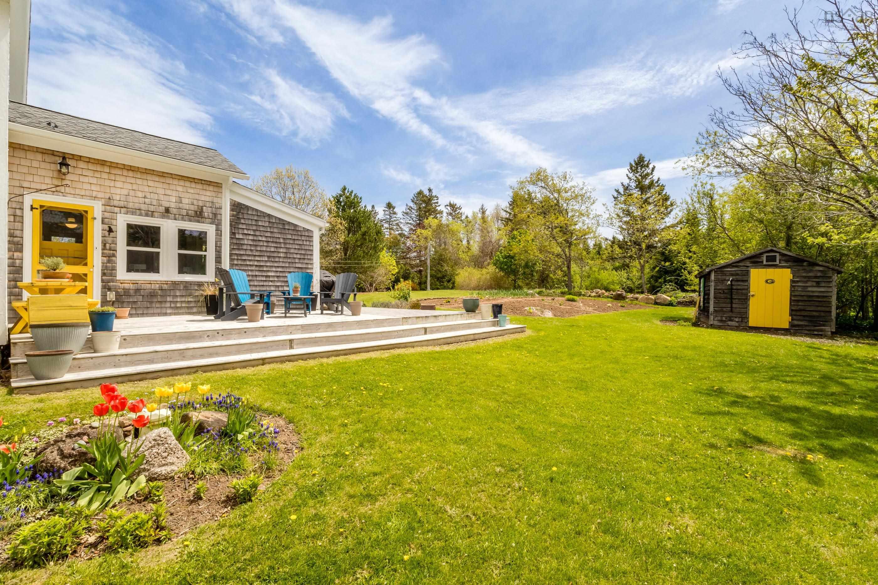 $389,500.00: 1232 Highway 201, Round Hill