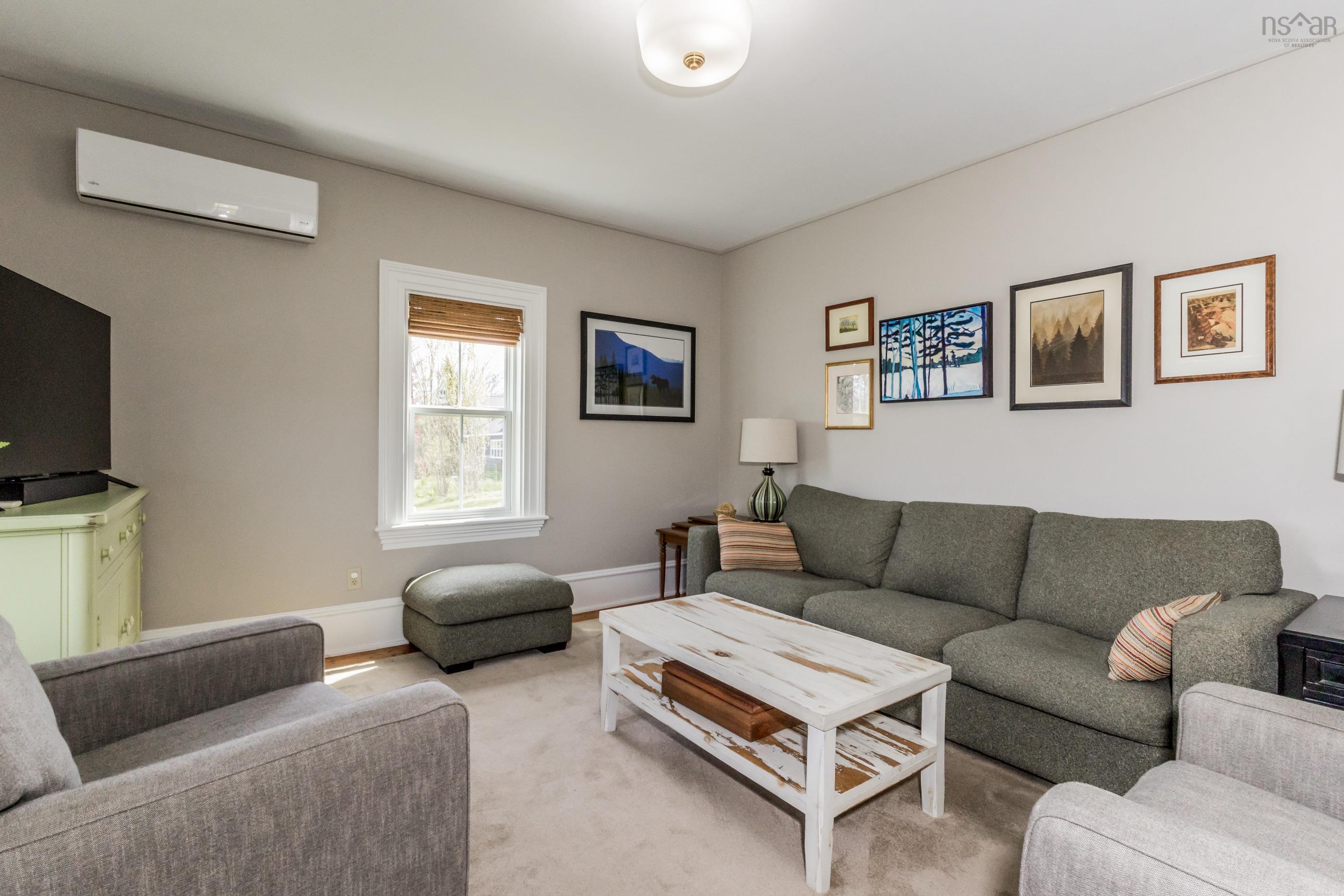 $389,500.00: 1232 Highway 201, Round Hill