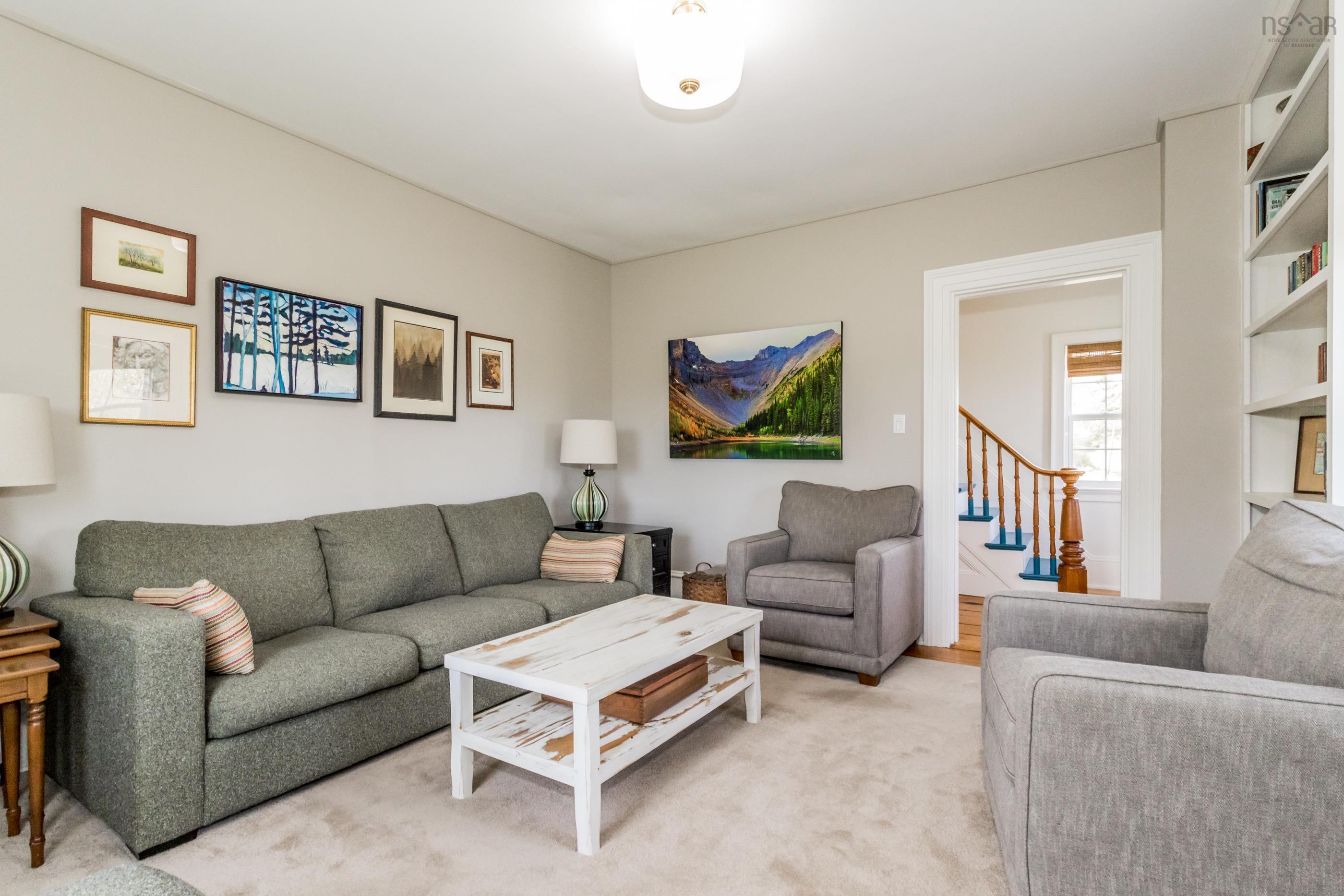 $389,500.00: 1232 Highway 201, Round Hill