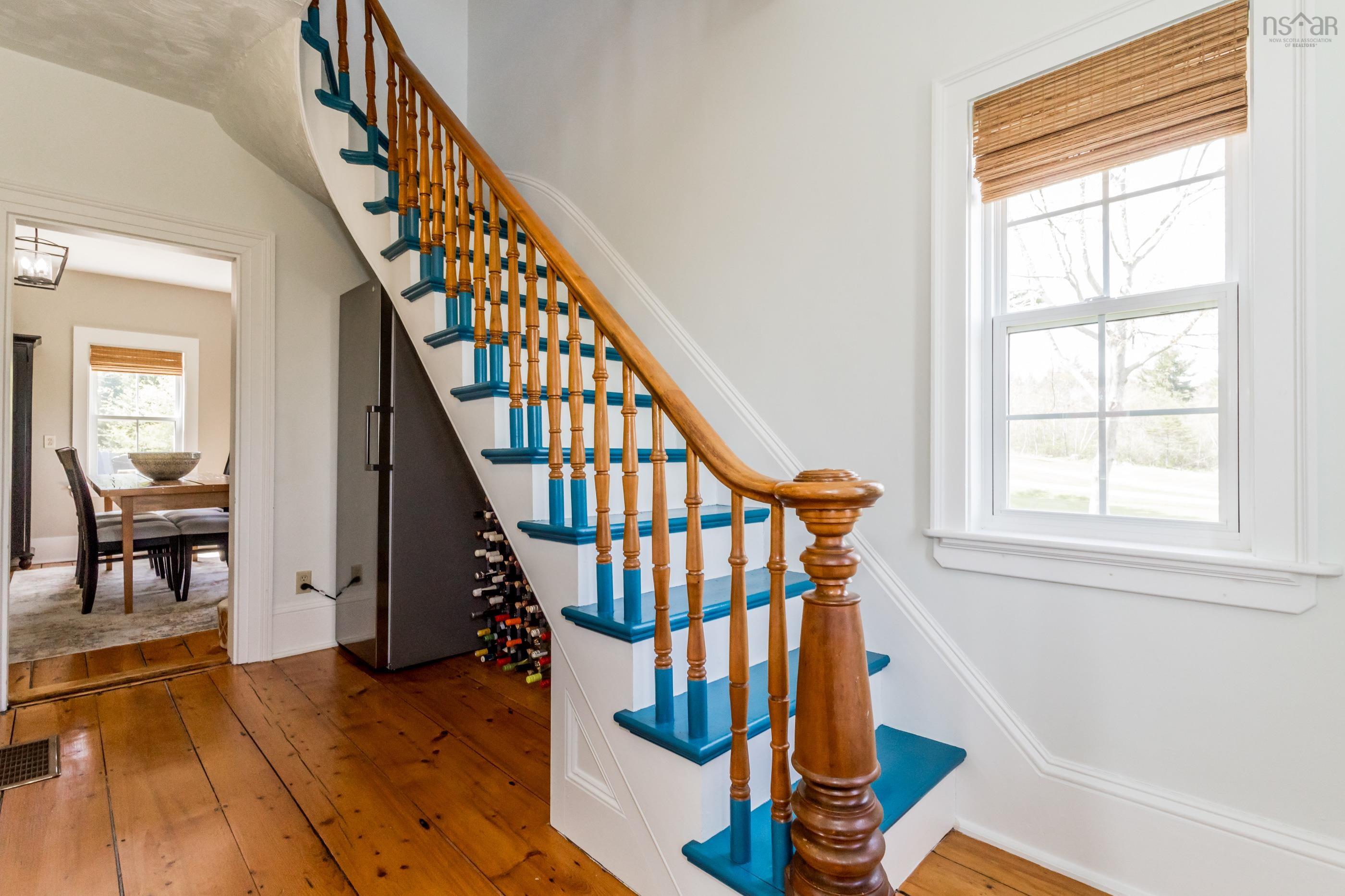 $389,500.00: 1232 Highway 201, Round Hill