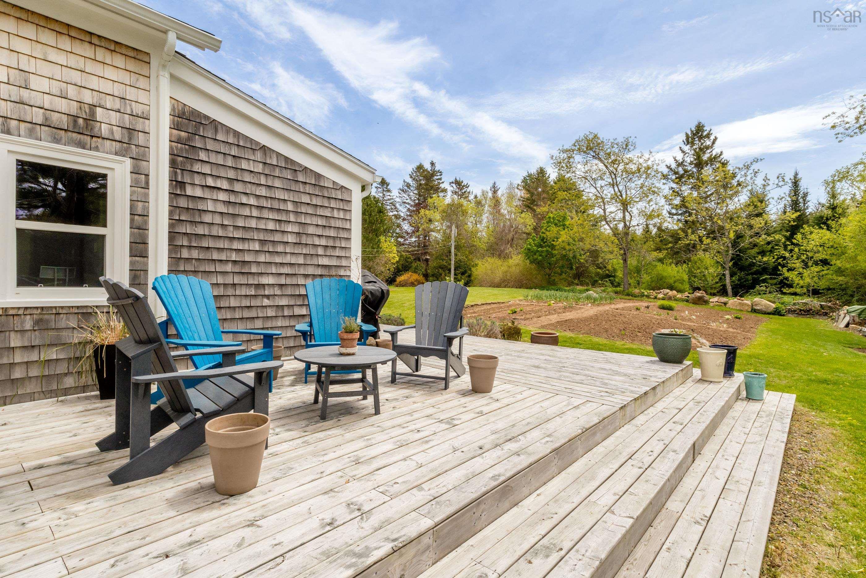 $389,500.00: 1232 Highway 201, Round Hill