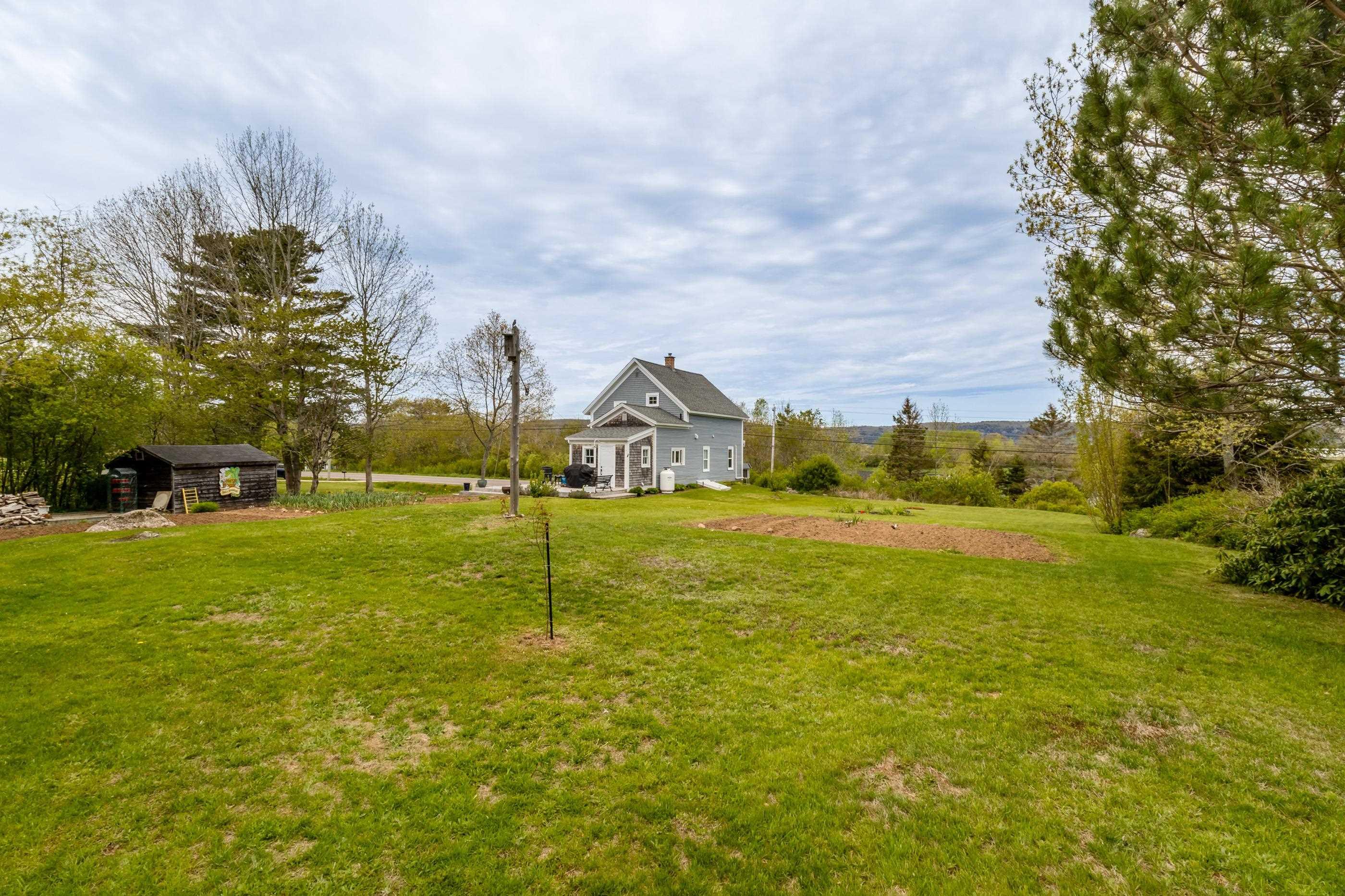 $389,500.00: 1232 Highway 201, Round Hill
