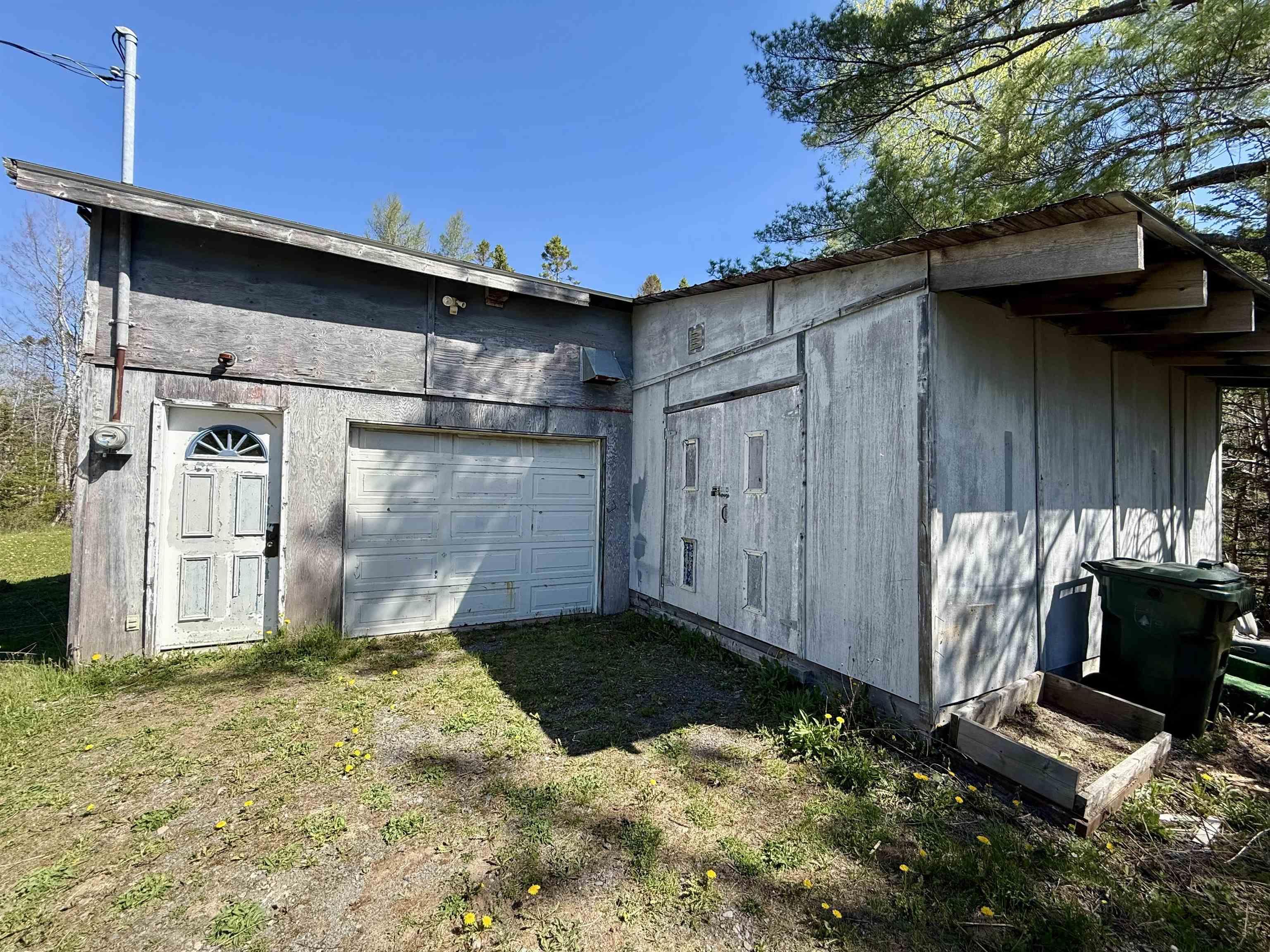 $449,900.00: 7427 Highway 14, Nine Mile River