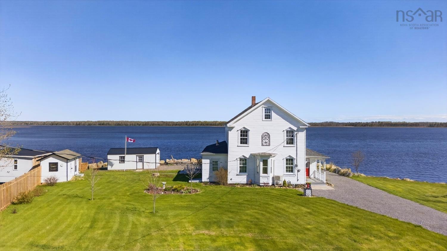 $479,974.00: 13291 HIGHWAY 6, Wallace Bridge