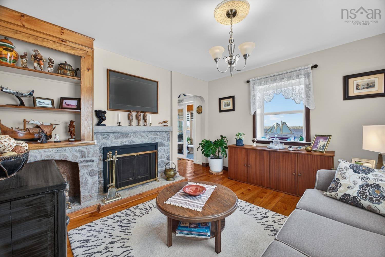 $479,974.00: 13291 HIGHWAY 6, Wallace Bridge