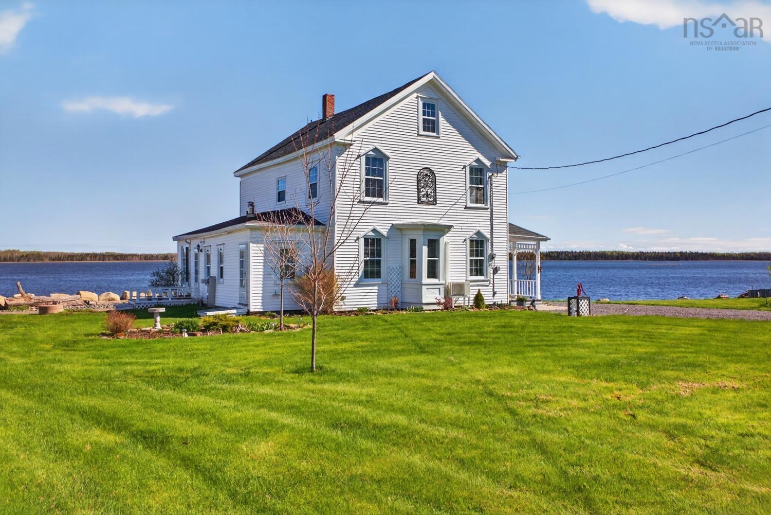 $479,974.00: 13291 HIGHWAY 6, Wallace Bridge