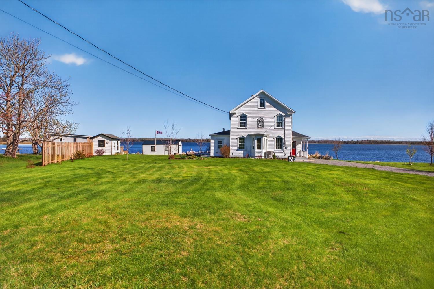 $479,974.00: 13291 HIGHWAY 6, Wallace Bridge