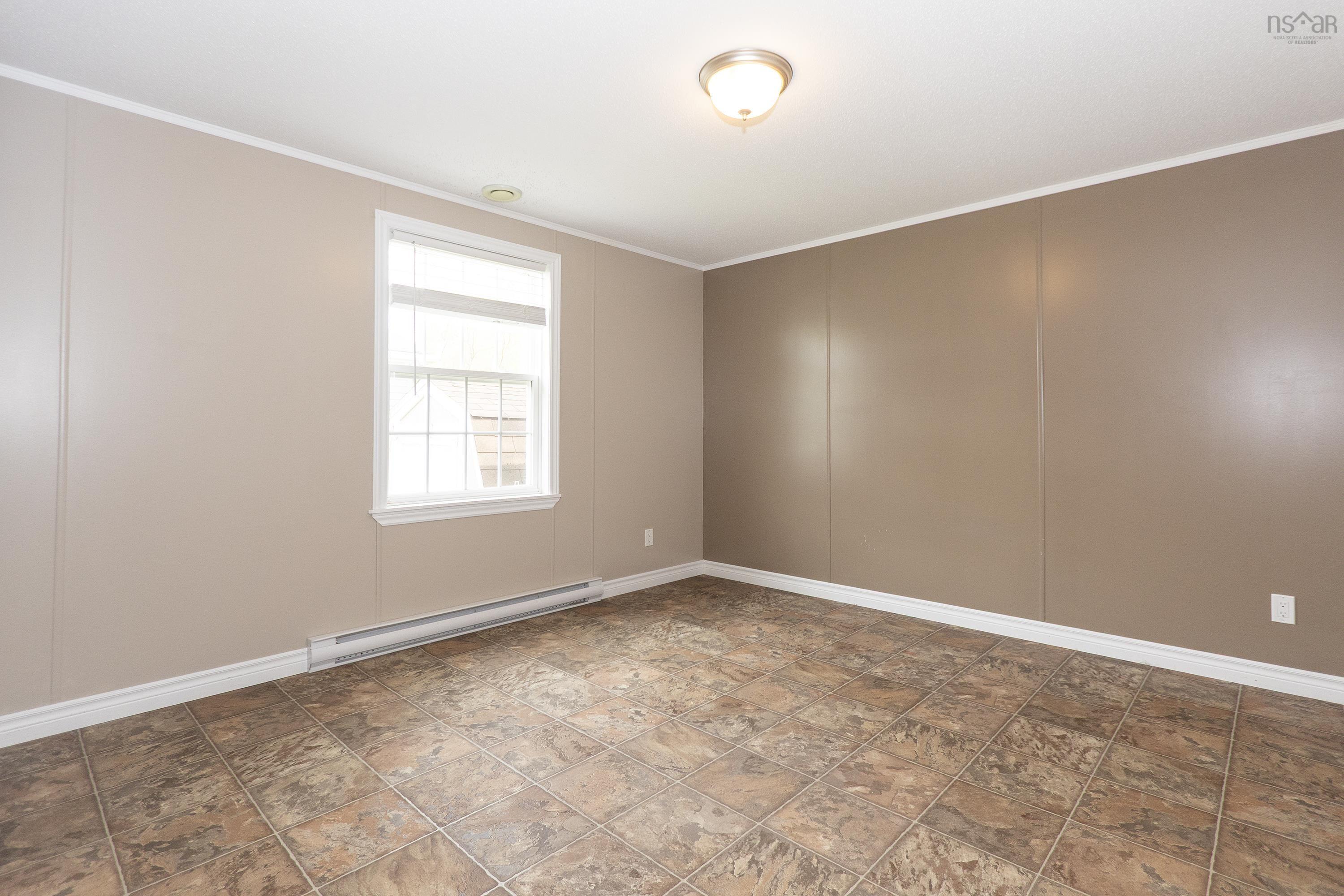 $197,900.00: 25 Pinehurst Street, Amherst