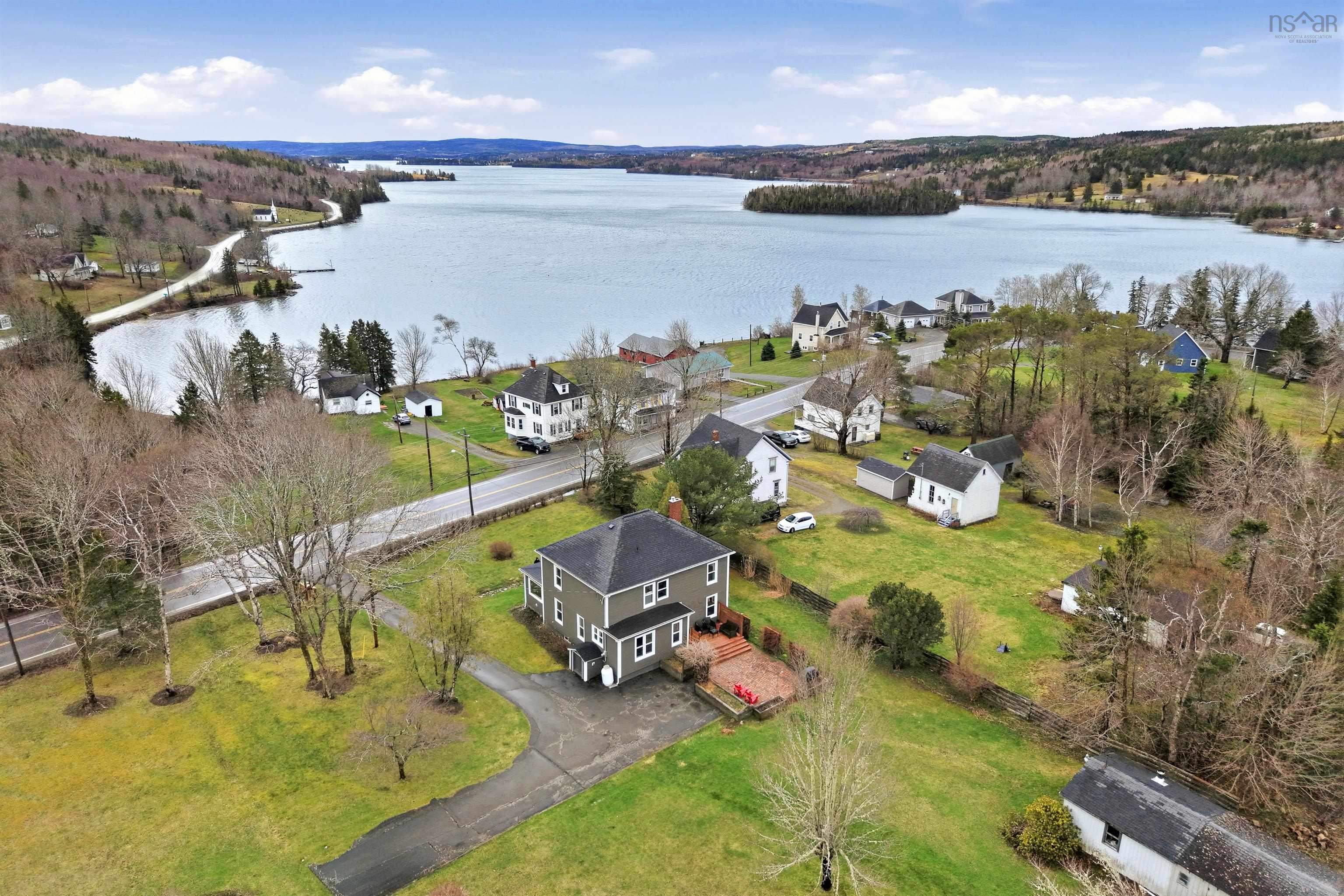 $575,000.00: 11659 Highway 16, Boylston