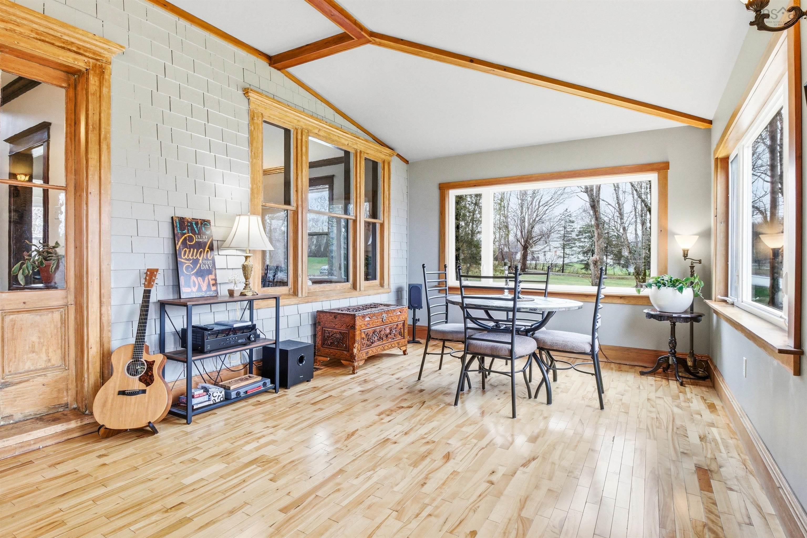 $575,000.00: 11659 Highway 16, Boylston