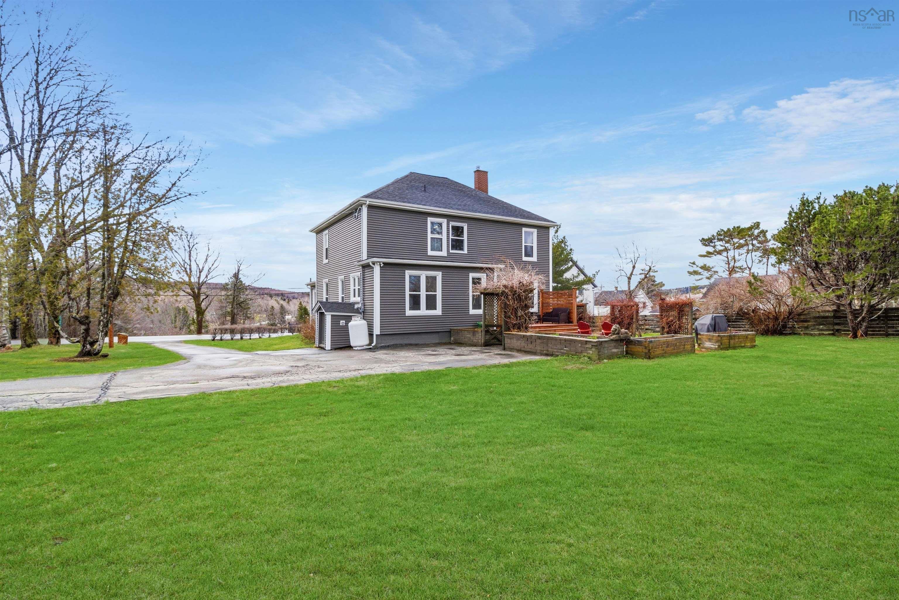 $575,000.00: 11659 Highway 16, Boylston