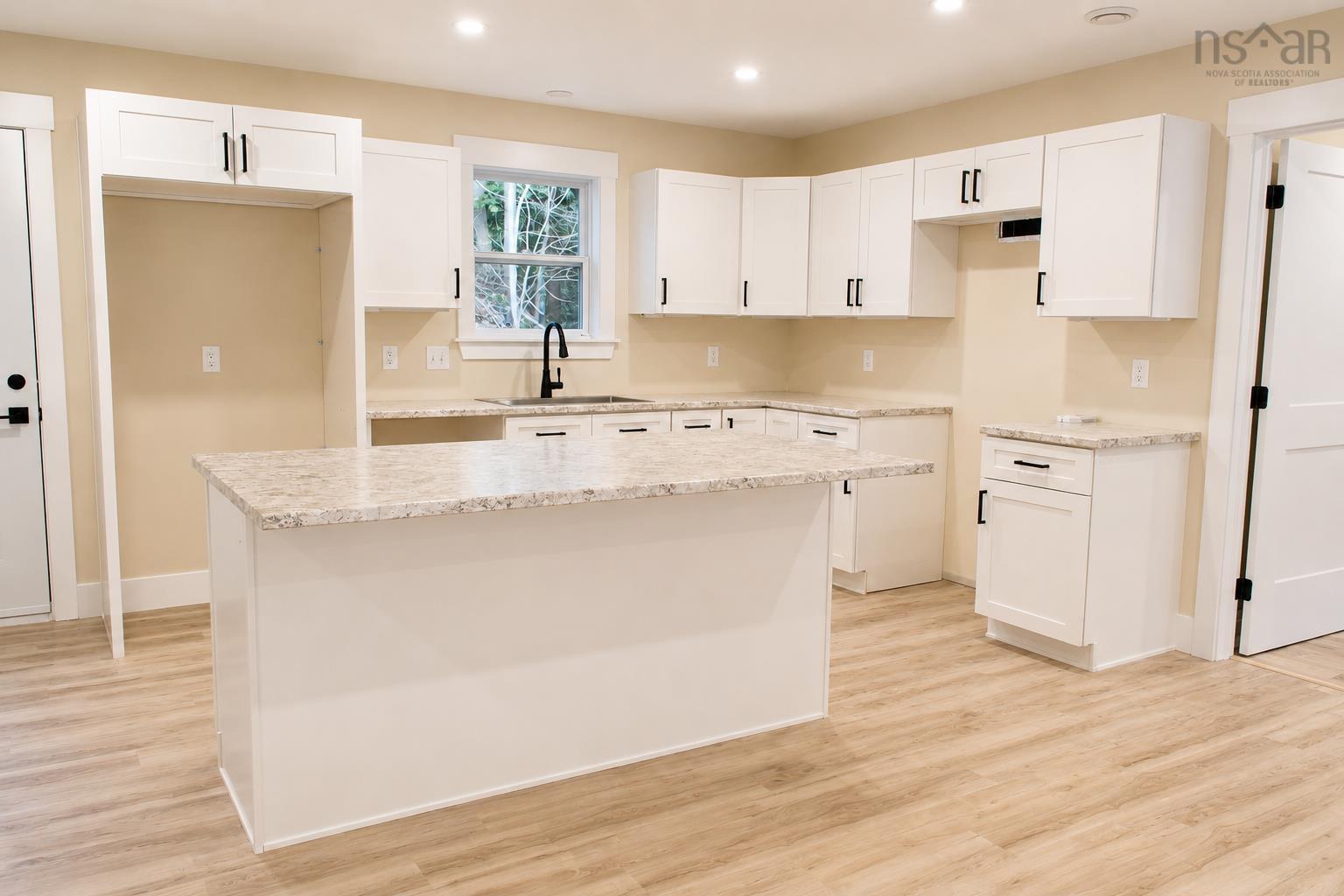 $484,000.00: 17 Kara Anne, New Minas