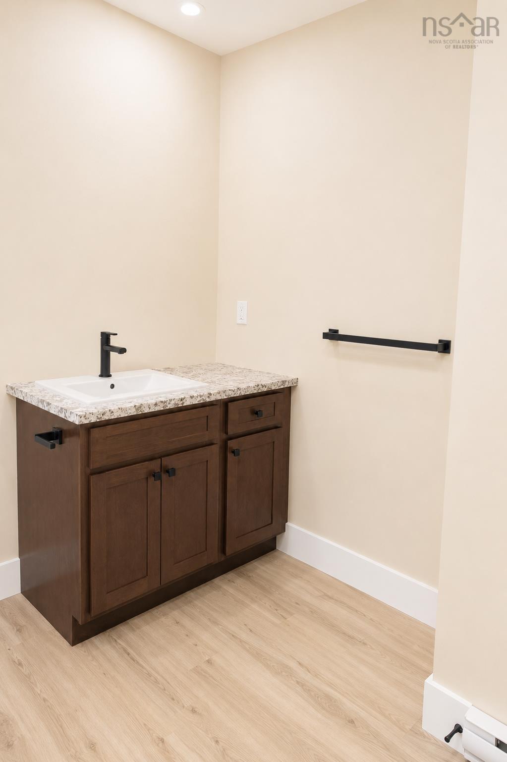 $494,000.00: 22 Kara Anne, New Minas