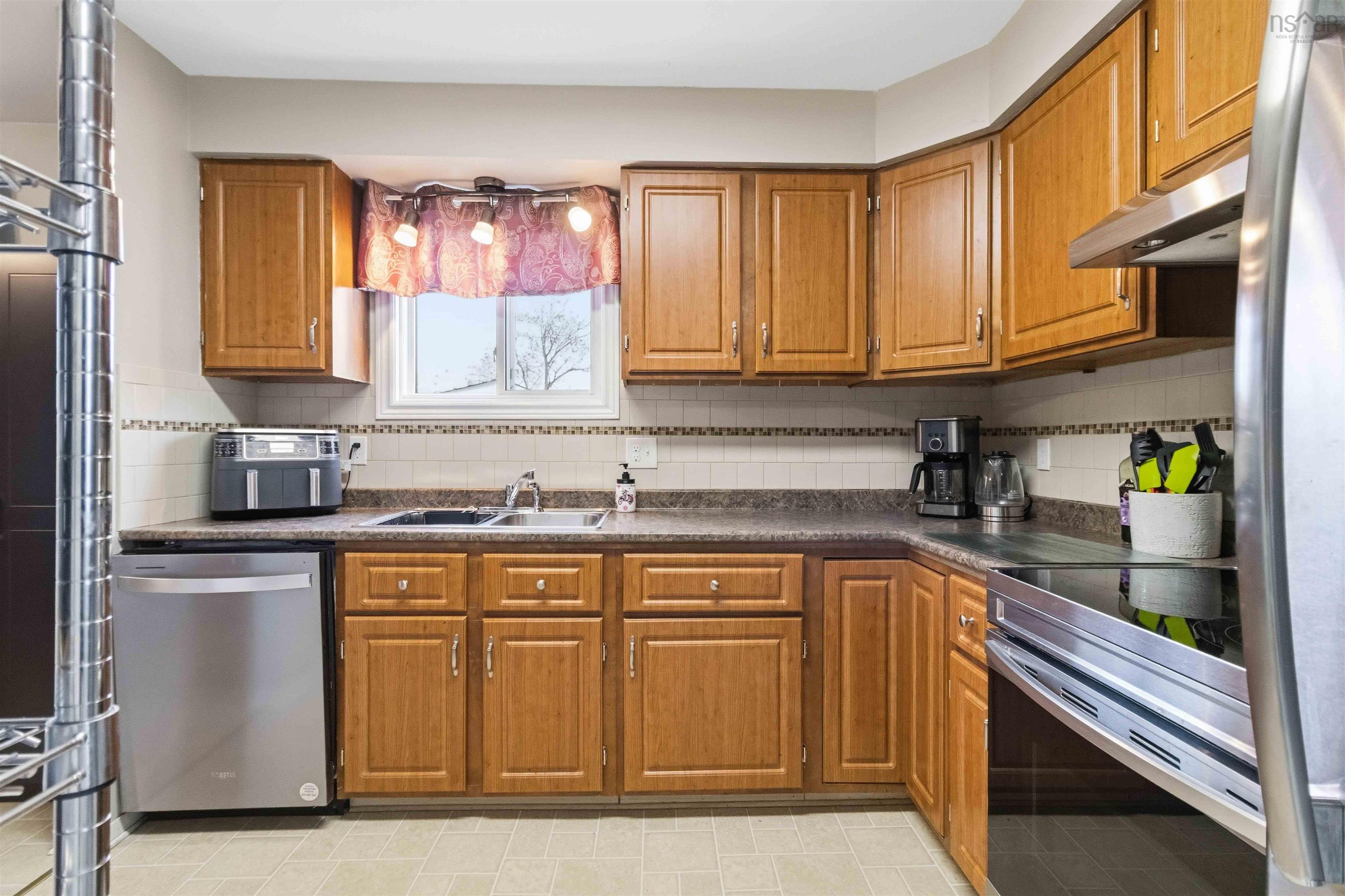 33 Huntingdon Drive, Cole Harbour, NS (MLS 202611589)