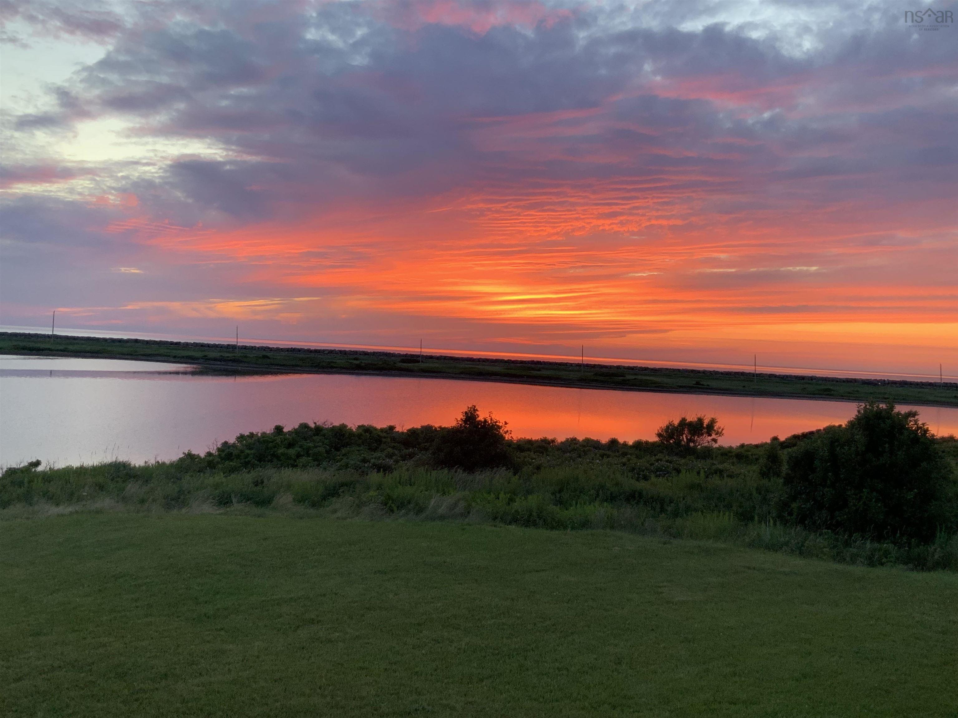 $329,000.00: 70 Beach Cove Lane, Belle Côte